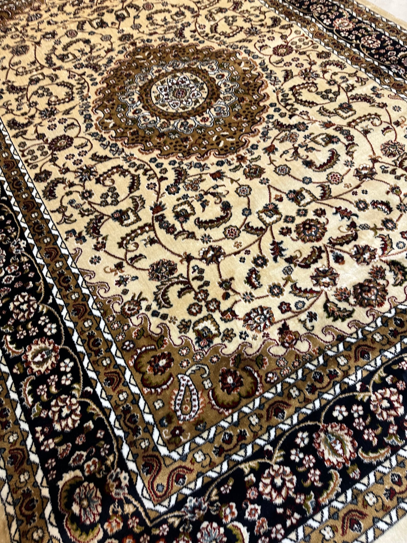 SUPER-SOFT GARNET MODERN DESIGN