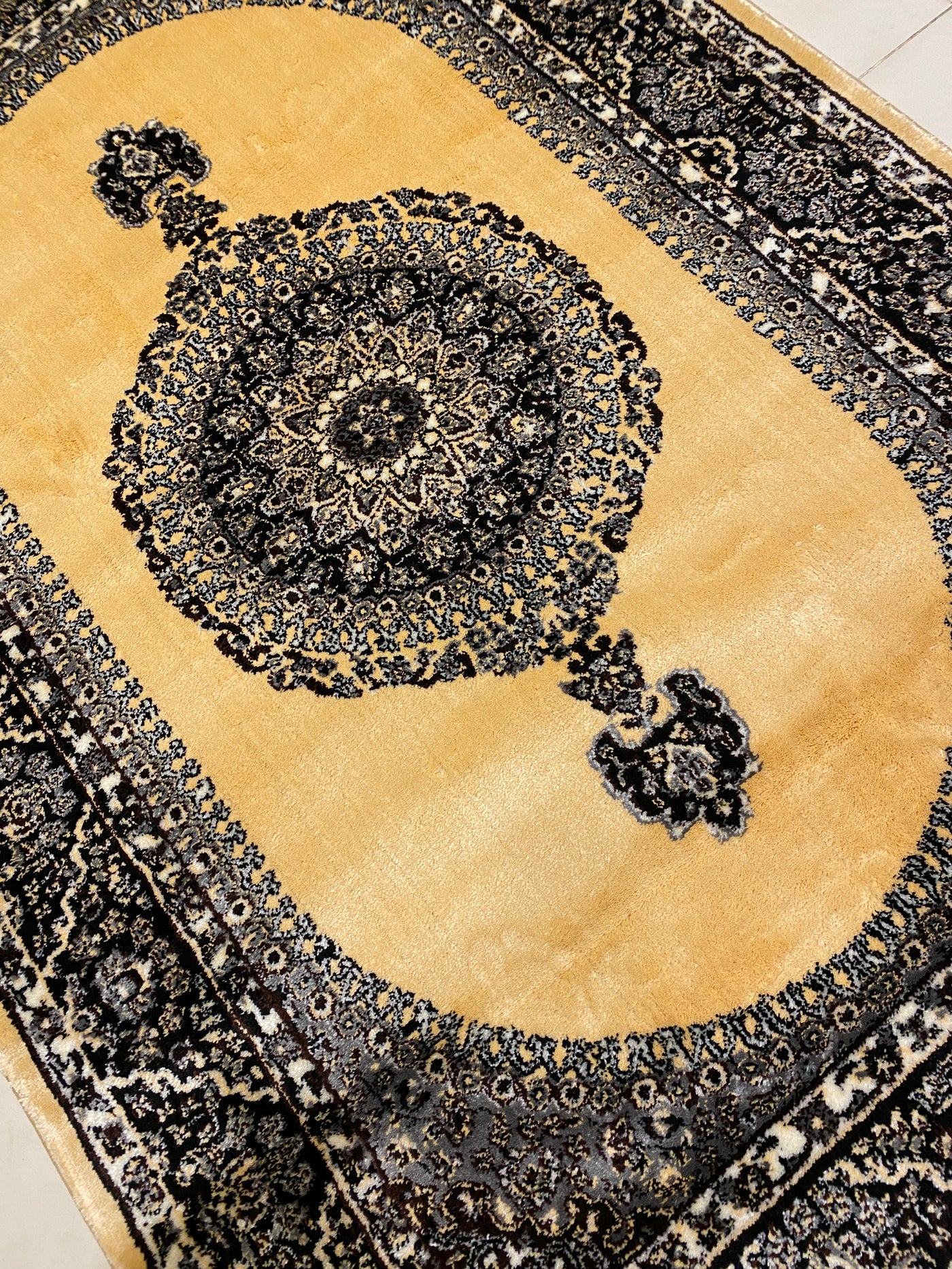 PERSIAN POLYPROPYLENE YARN RUG