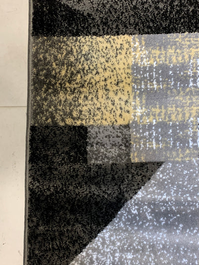 MODERN POLYPROPYLENE RUG