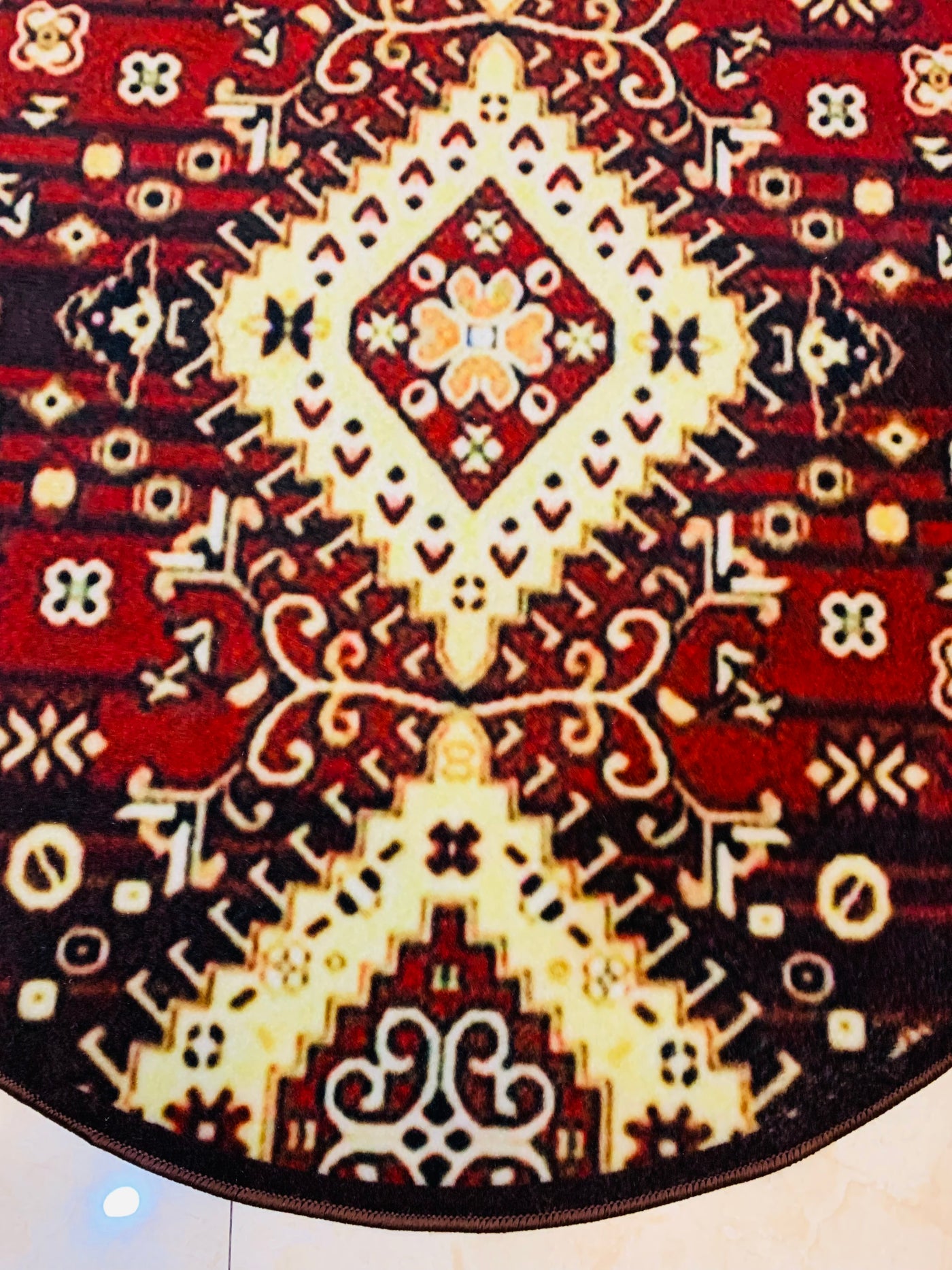 TRADITIONAL PRINT ROUND RUG