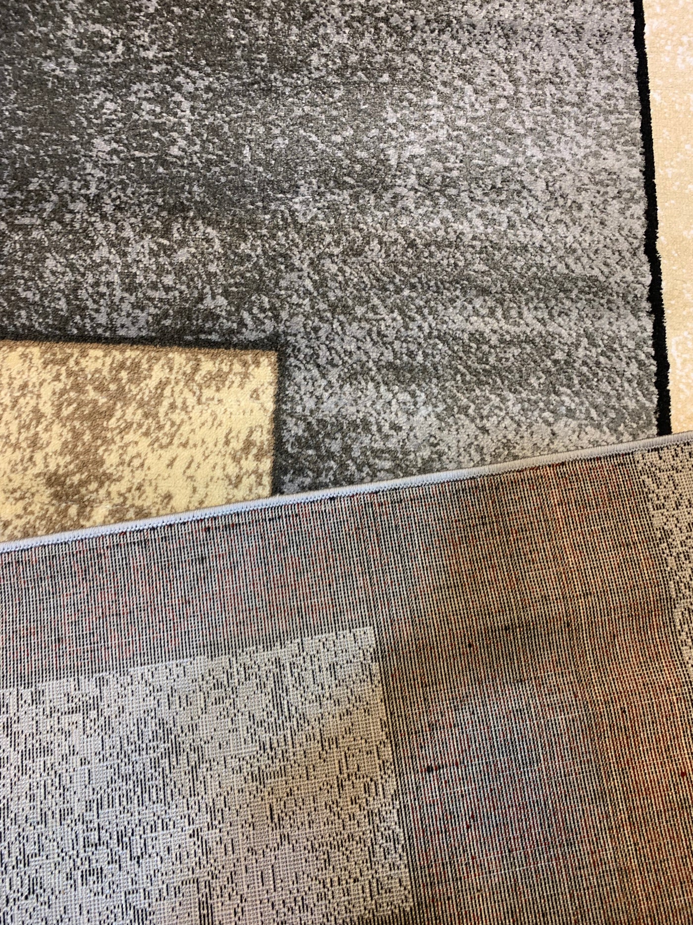 MODERN -POLYPROPYLENE YARN RUG