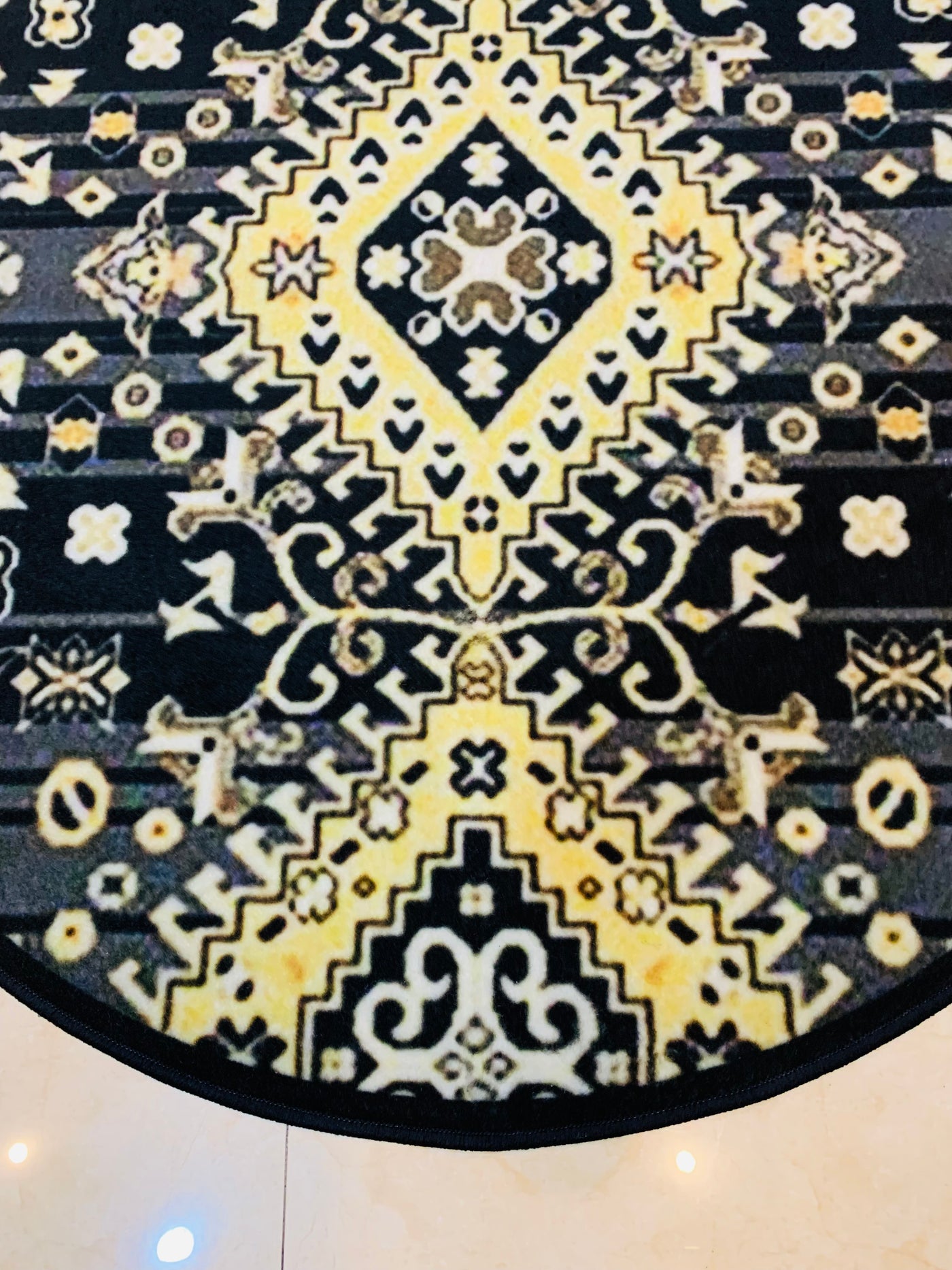 TRADITIONAL PRINT ROUND RUG