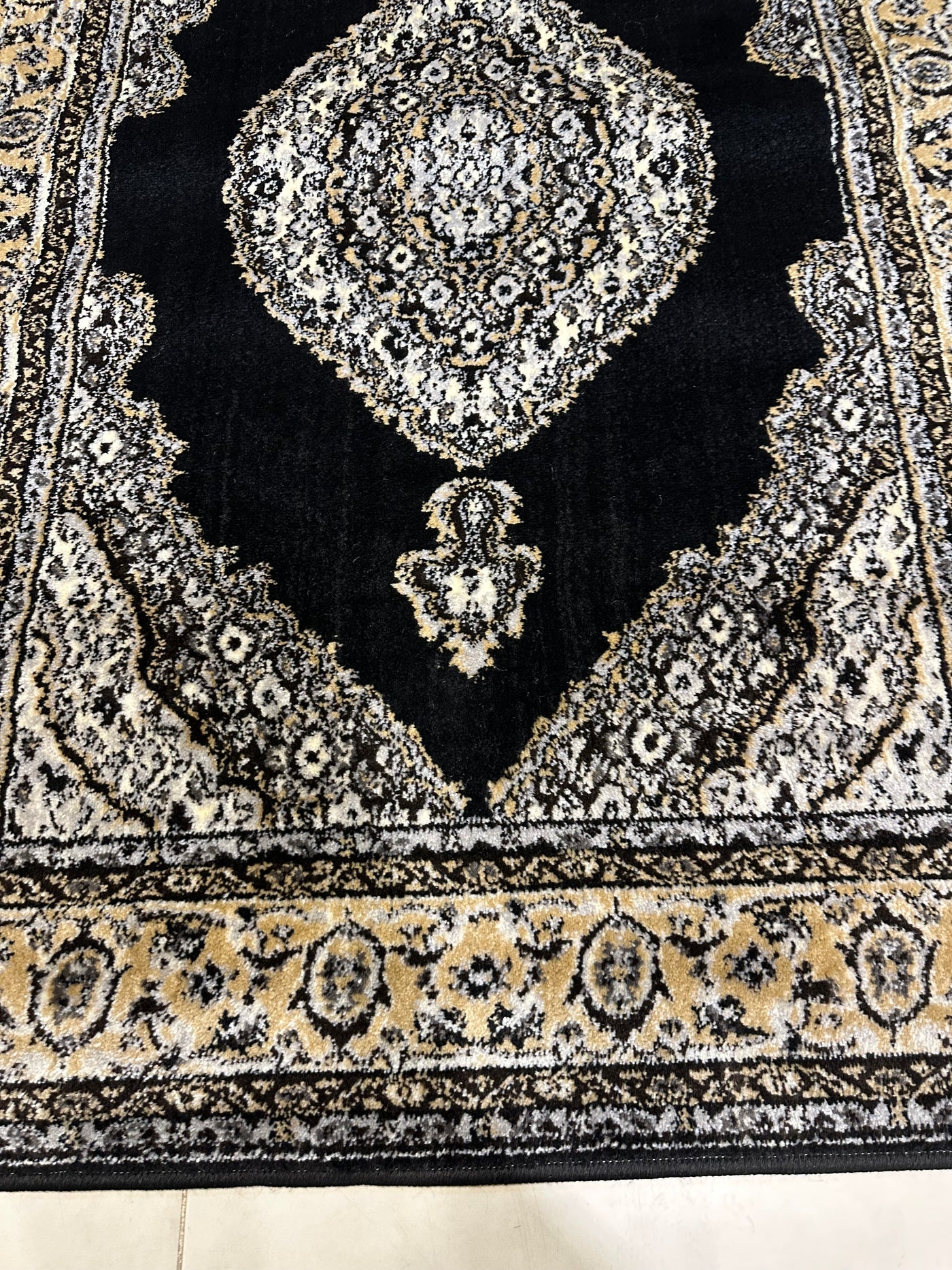 TRADITIONAL-POLYPROPYLENE YARN RUG