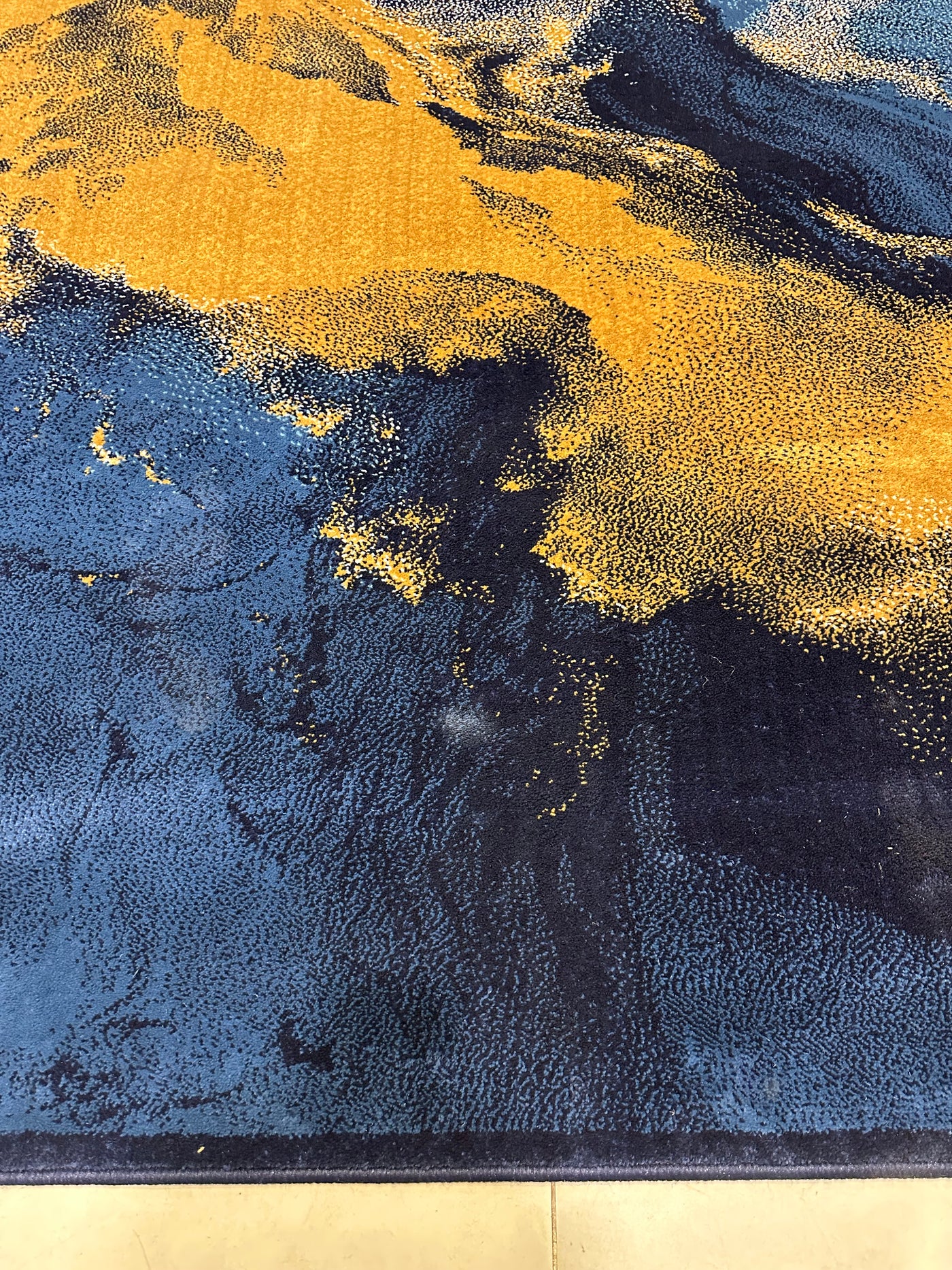 MODERN -POLYPROPYLENE YARN RUG