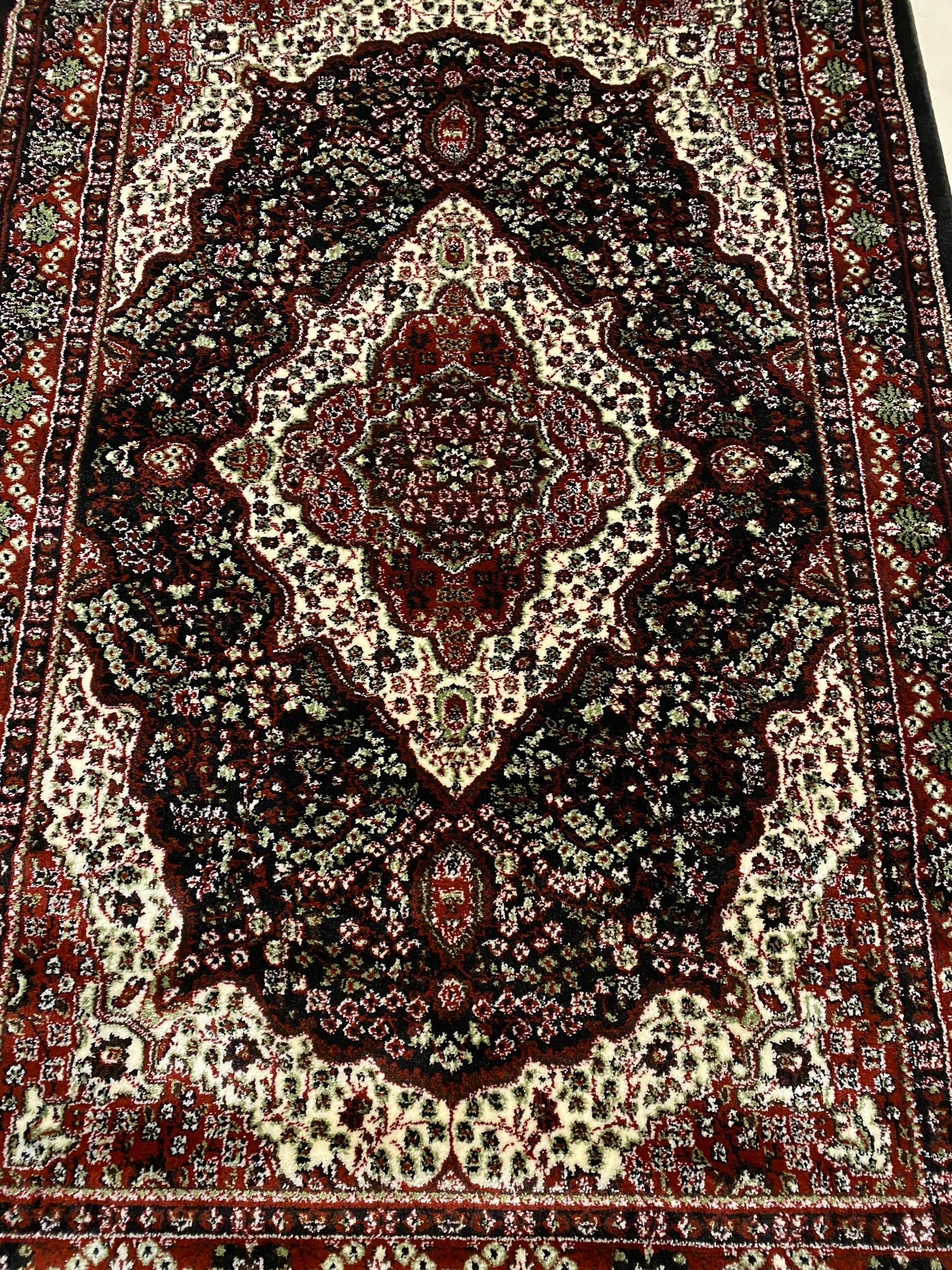 TRADITIONAL-POLYPROPYLENE YARN RUG