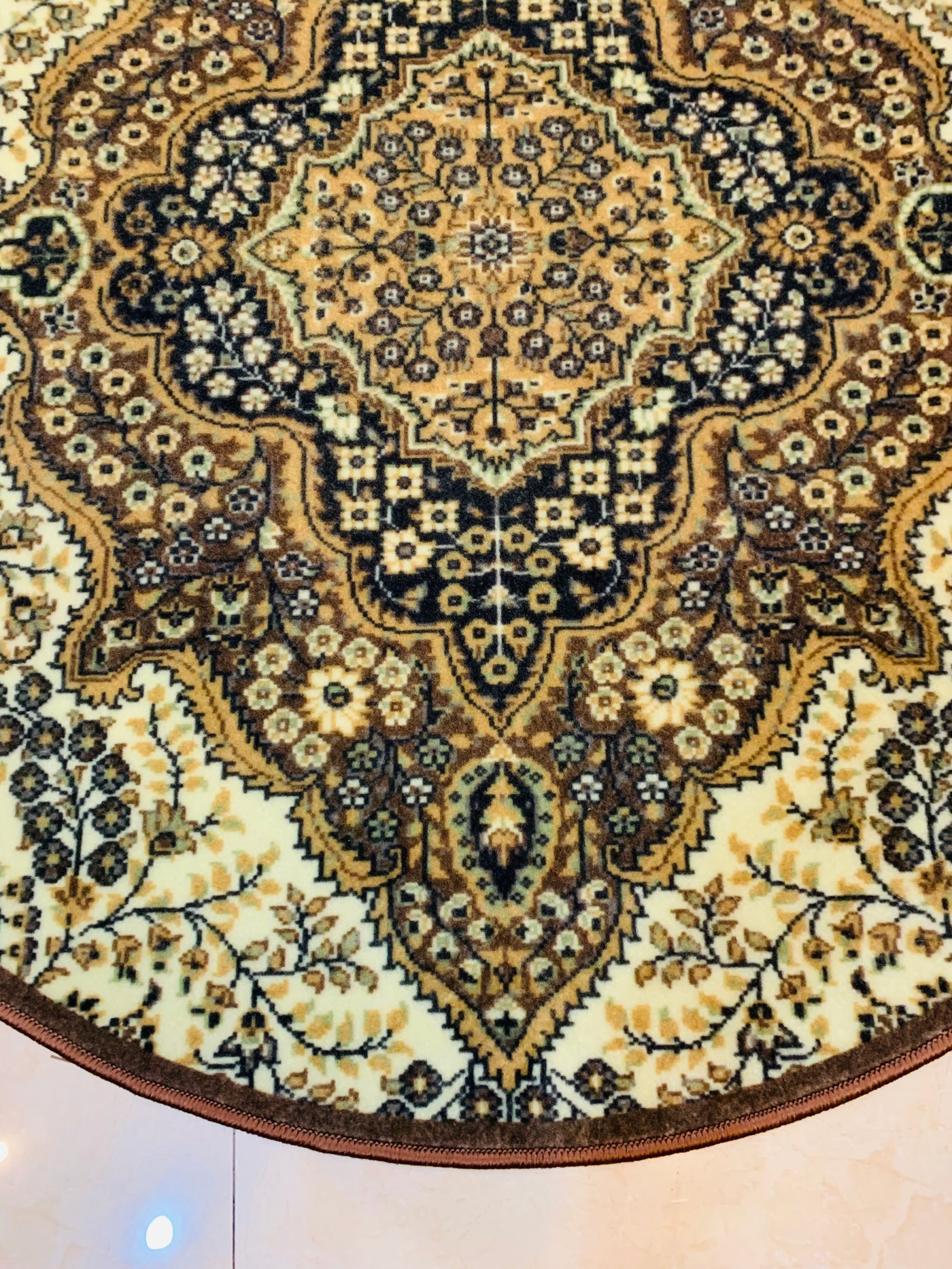 TRADITIONAL PRINT ROUND RUG