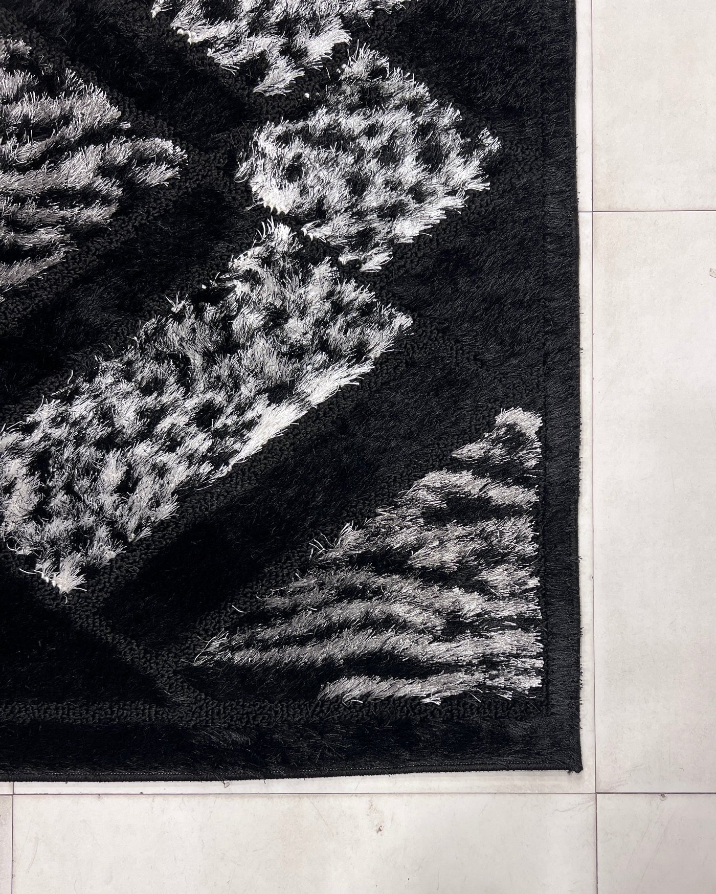 IMPORTED TURKISH-EMBOSSED SHAGGY RUG