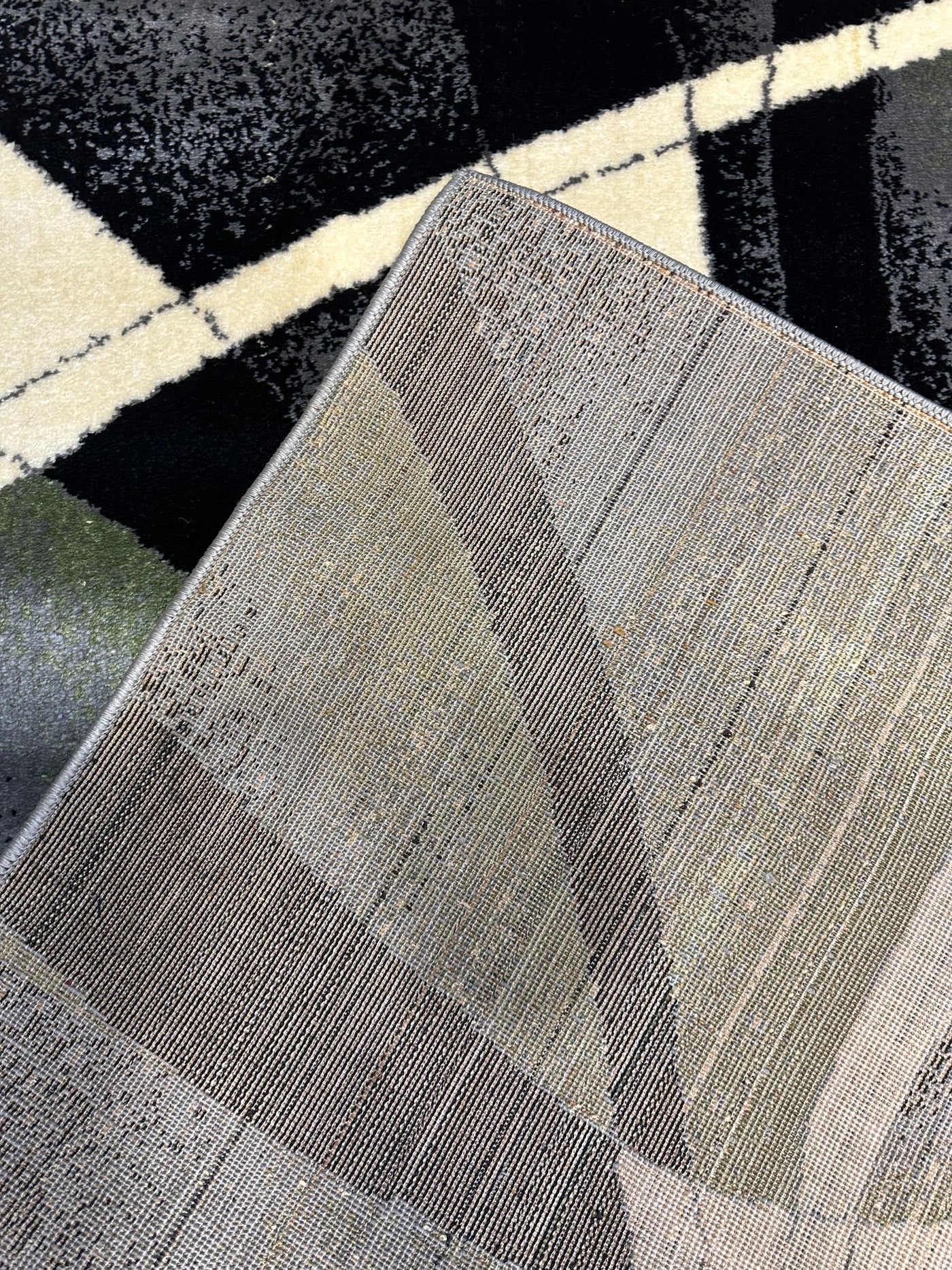 MODERN-POLYPROPYLENE YARN RUG