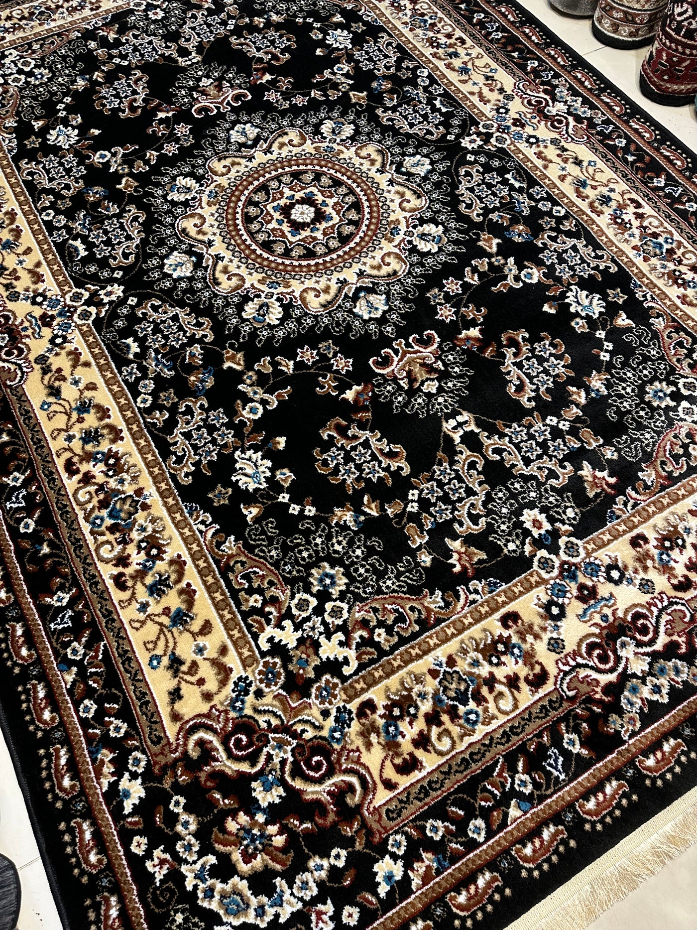 TRADITIONAL-POLYPROPYLENE YARN RUG(Article-227)