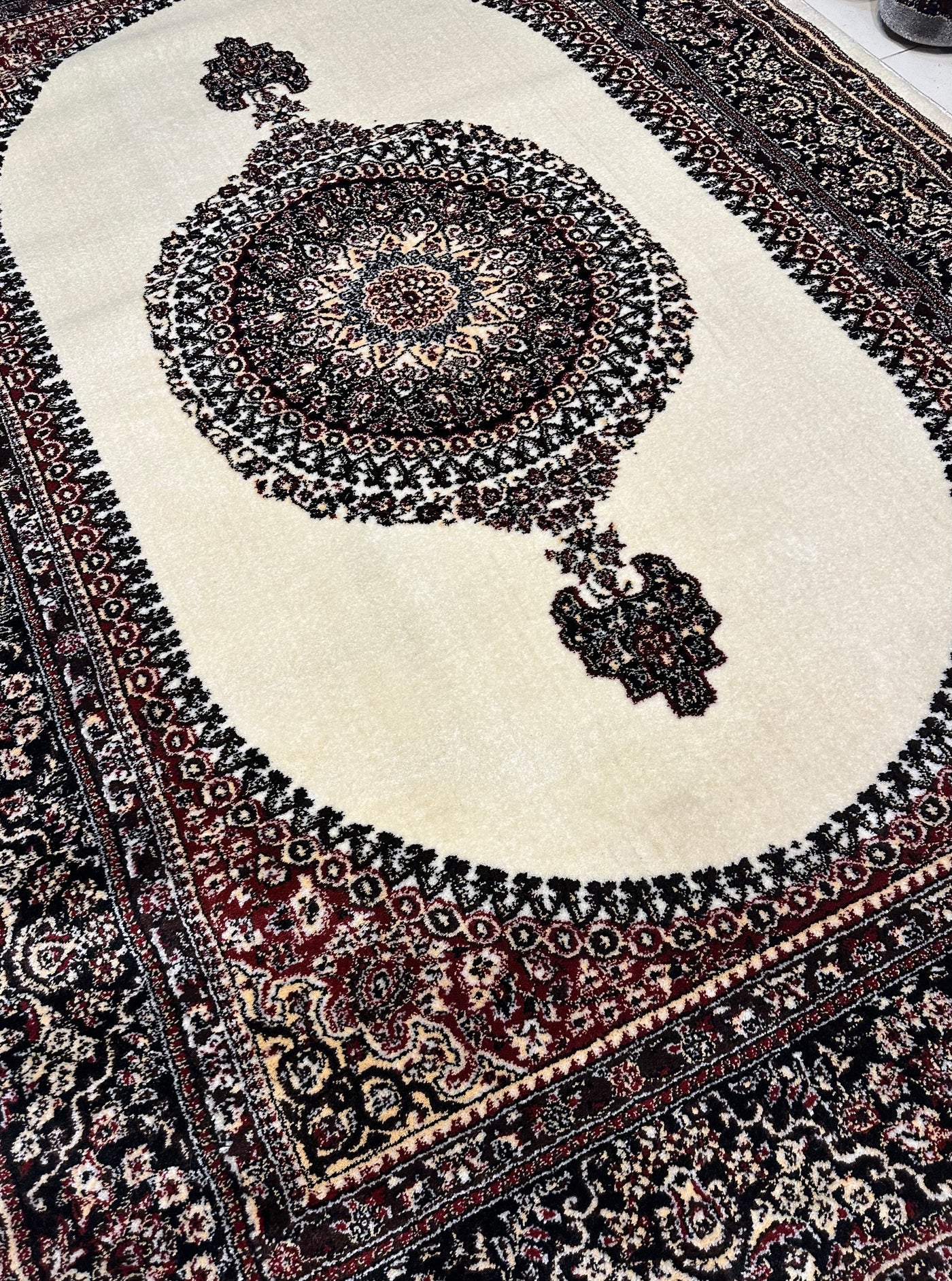 TRADITIONAL-POLYPROPYLENE YARN RUG