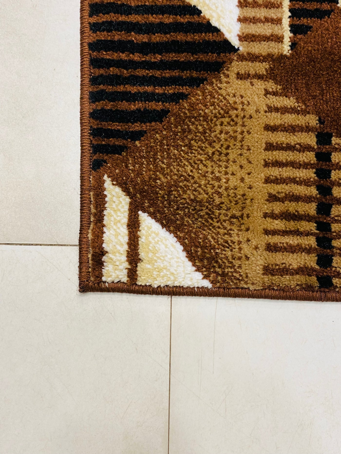 MODERN POLYPROPYLENE RUG