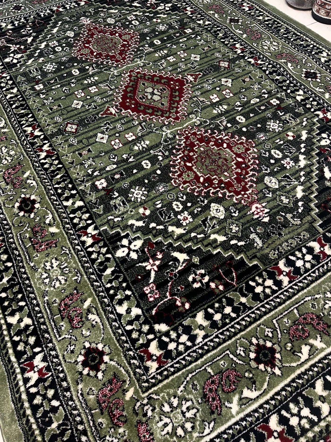 TRADITIONAL-POLYPROPYLENE YARN RUG