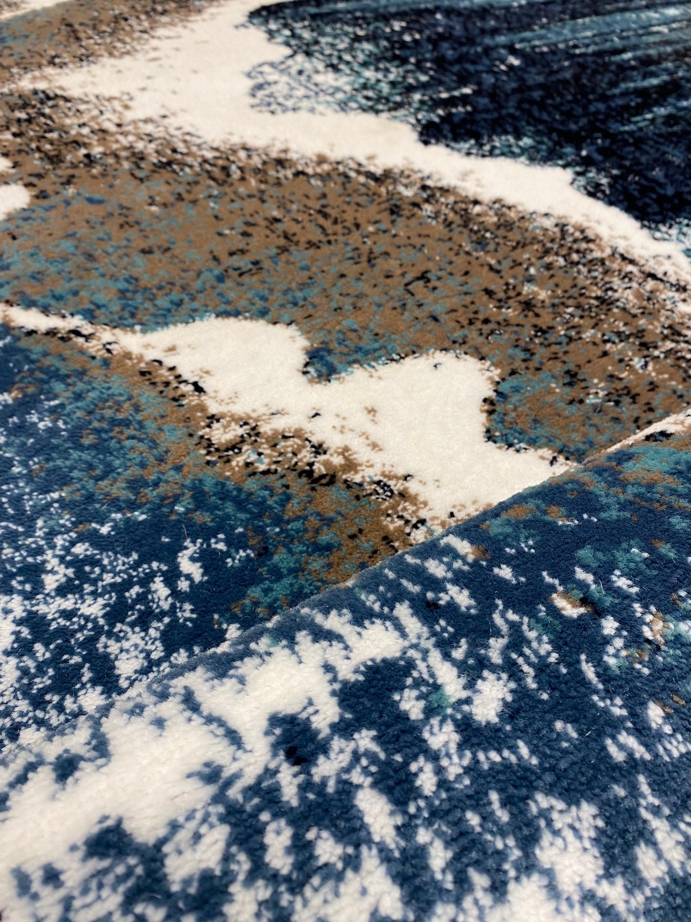 MODERN POLYPROPYLENE RUG