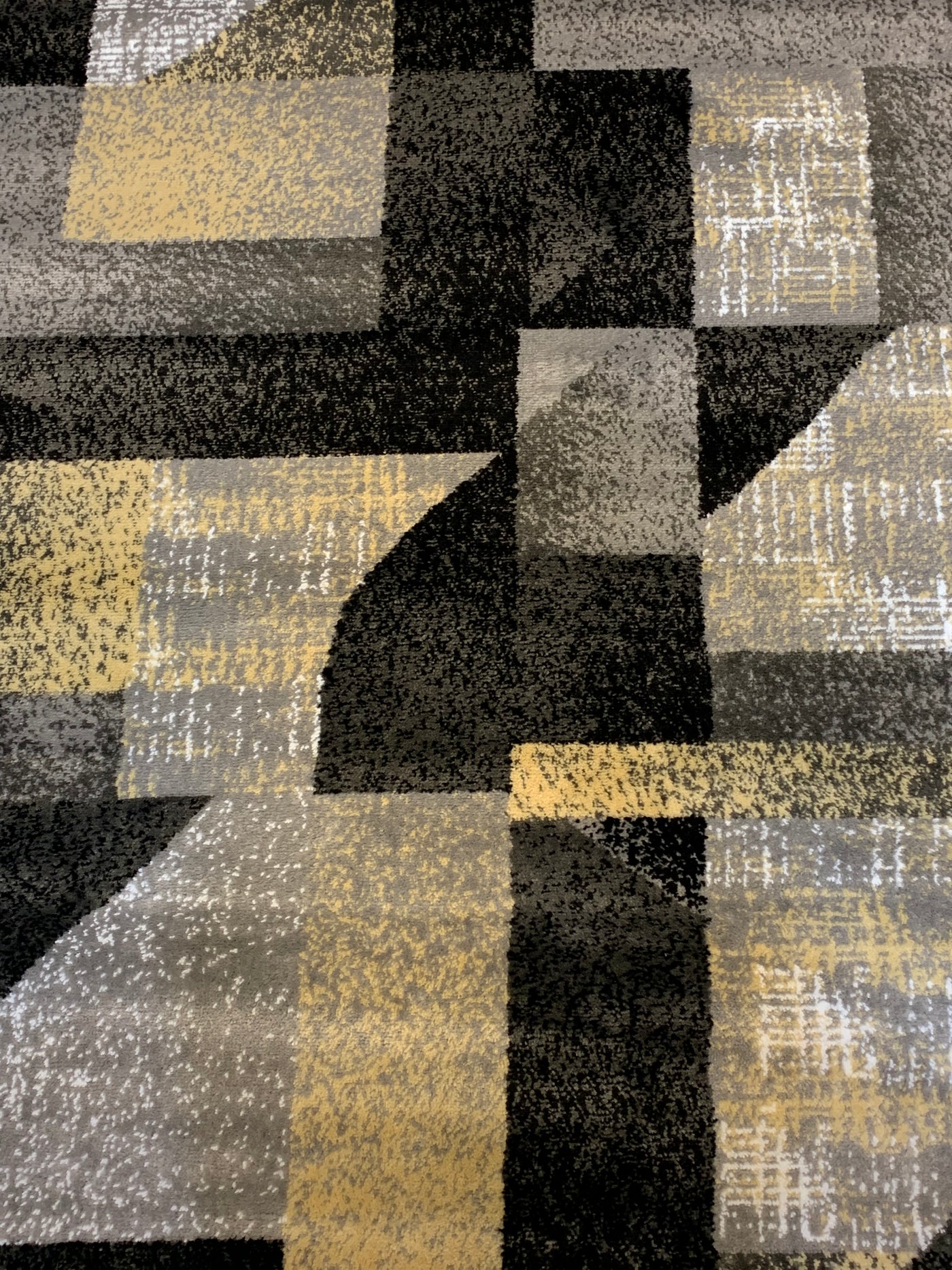 MODERN POLYPROPYLENE RUG
