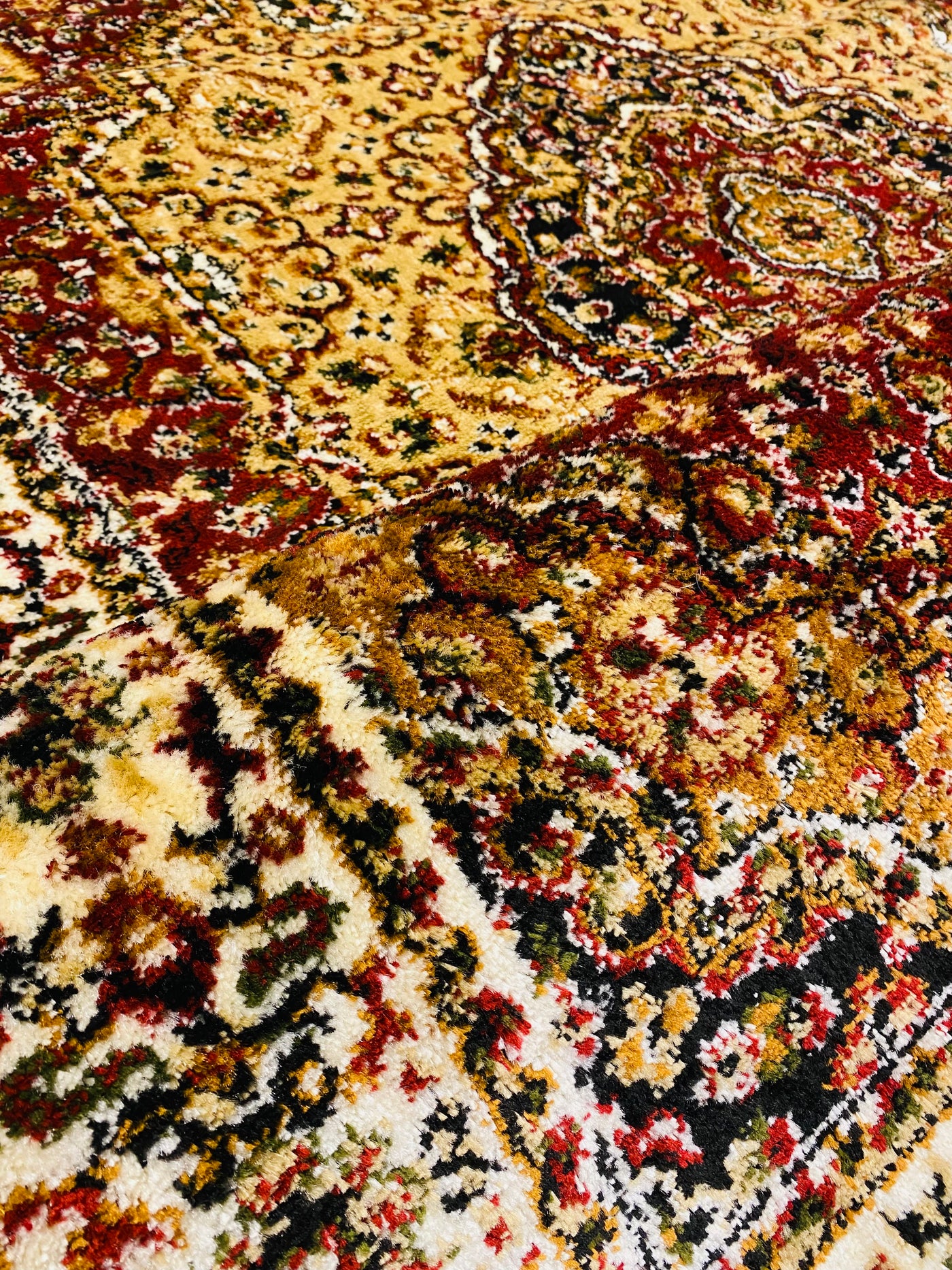 PERSIAN POLYPROPYLENE RUG (HANDMADE DESIGN)