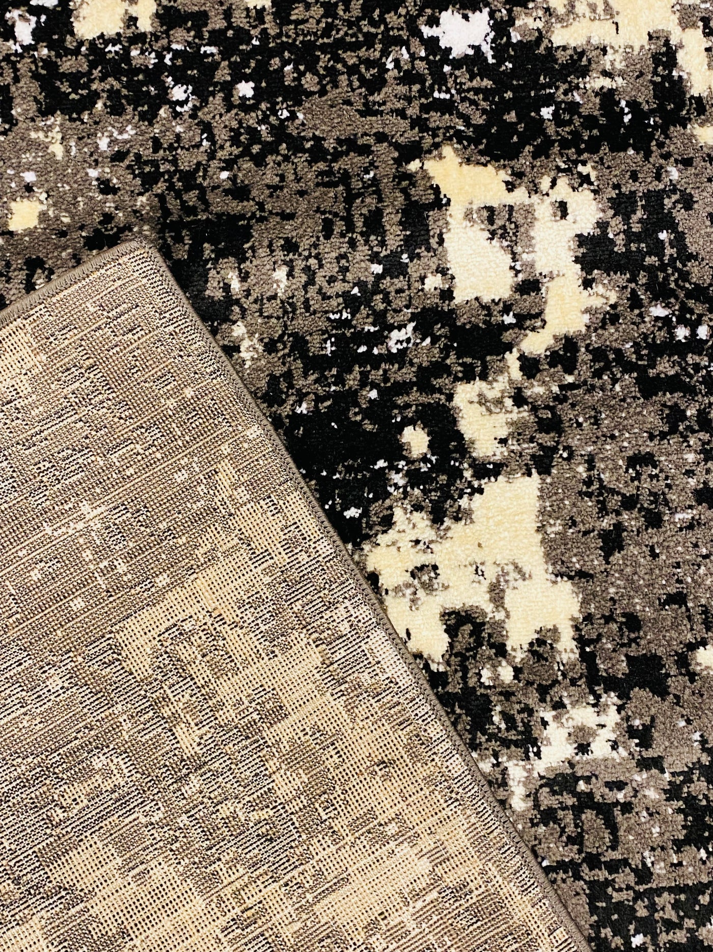 MODERN POLYPROPYLENE RUG