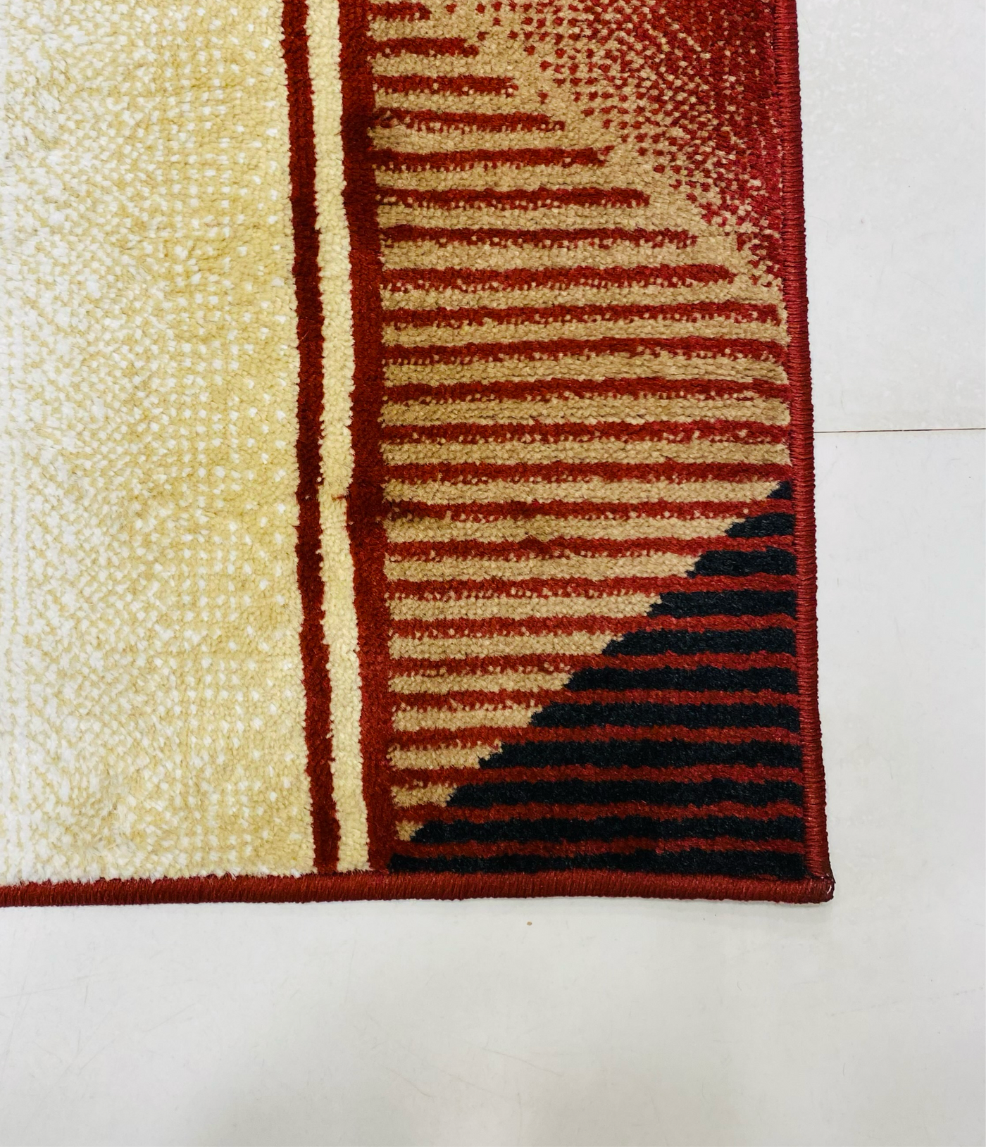 MODERN POLYPROPYLENE RUG