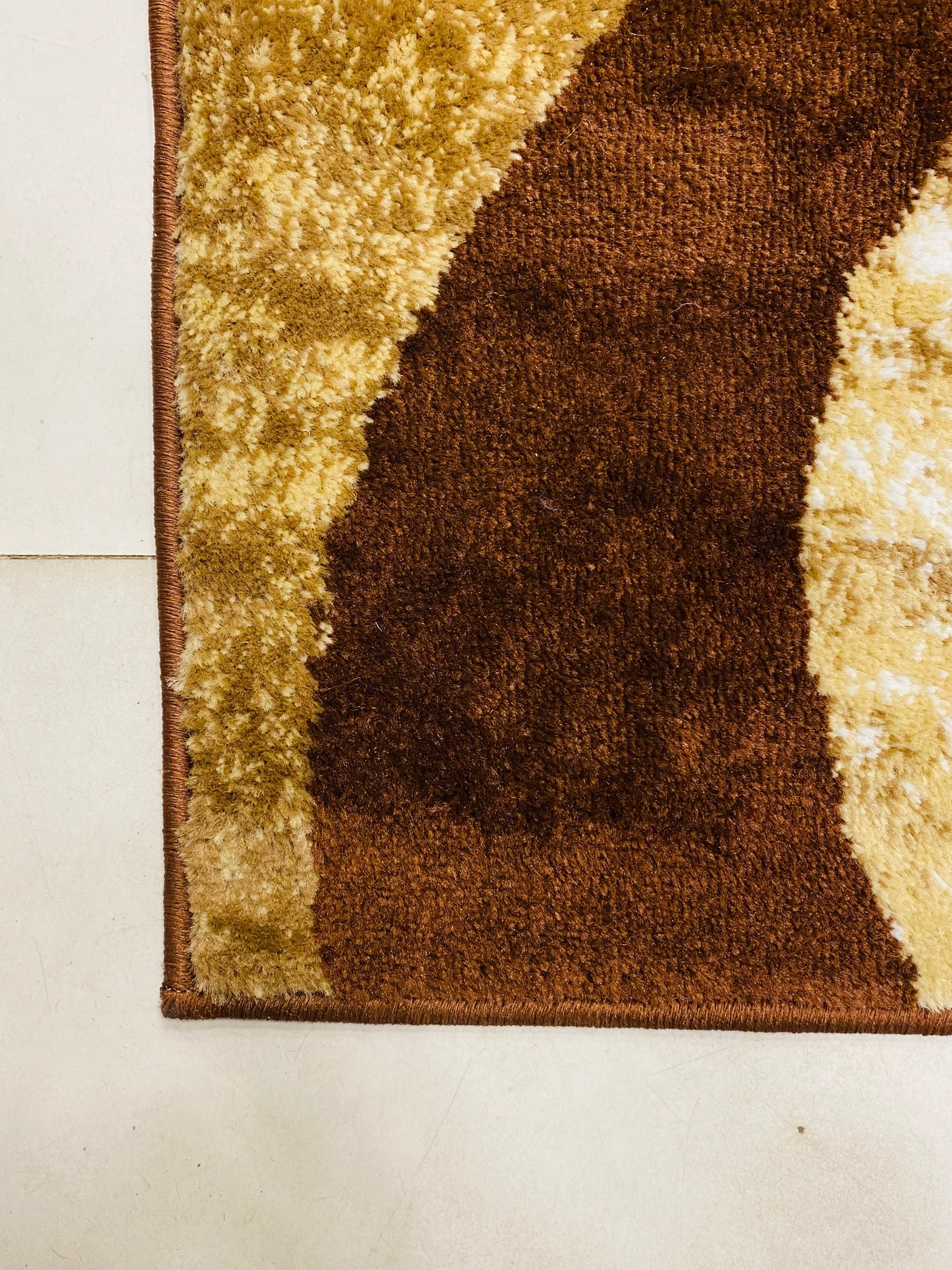 MODERN POLYPROPYLENE RUG