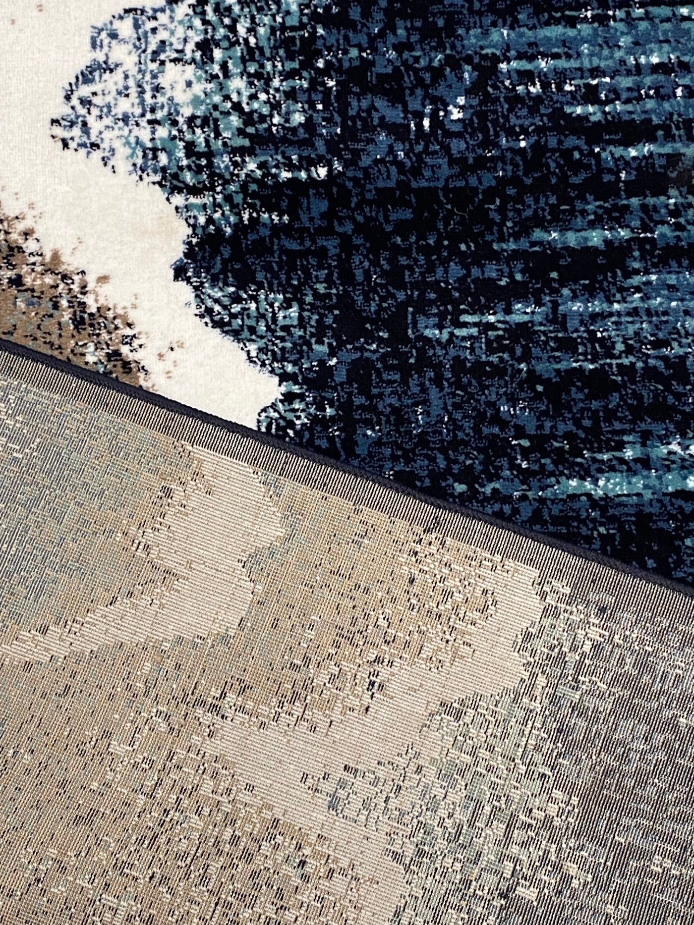 MODERN POLYPROPYLENE RUG