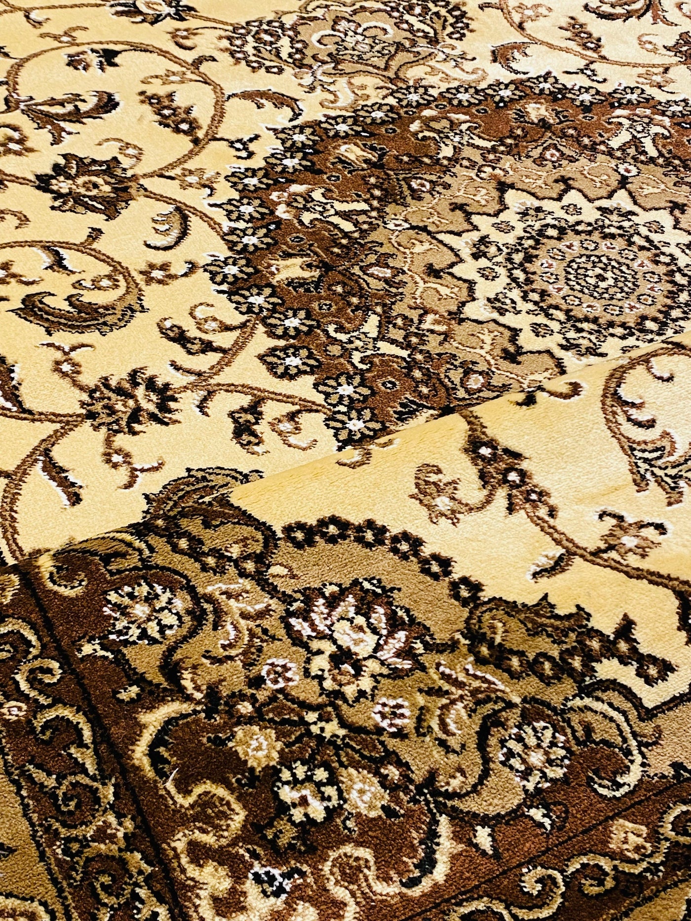 TRADITIONAL-POLYPROPYLENE YARN RUG