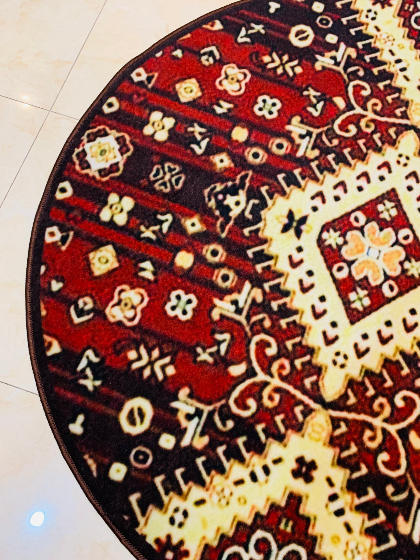 TRADITIONAL PRINT ROUND RUG