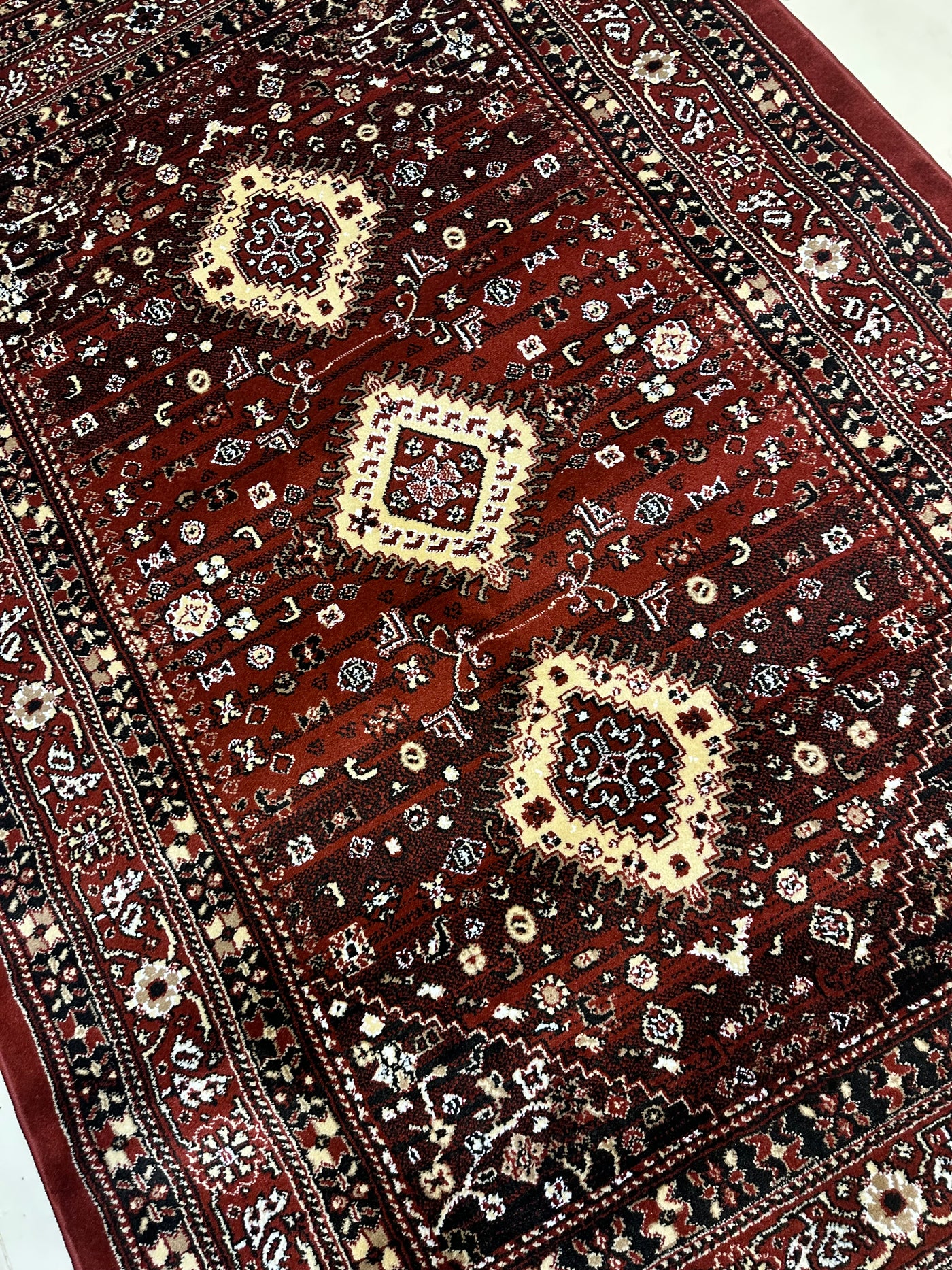 TRADITIONAL-POLYPROPYLENE YARN RUG