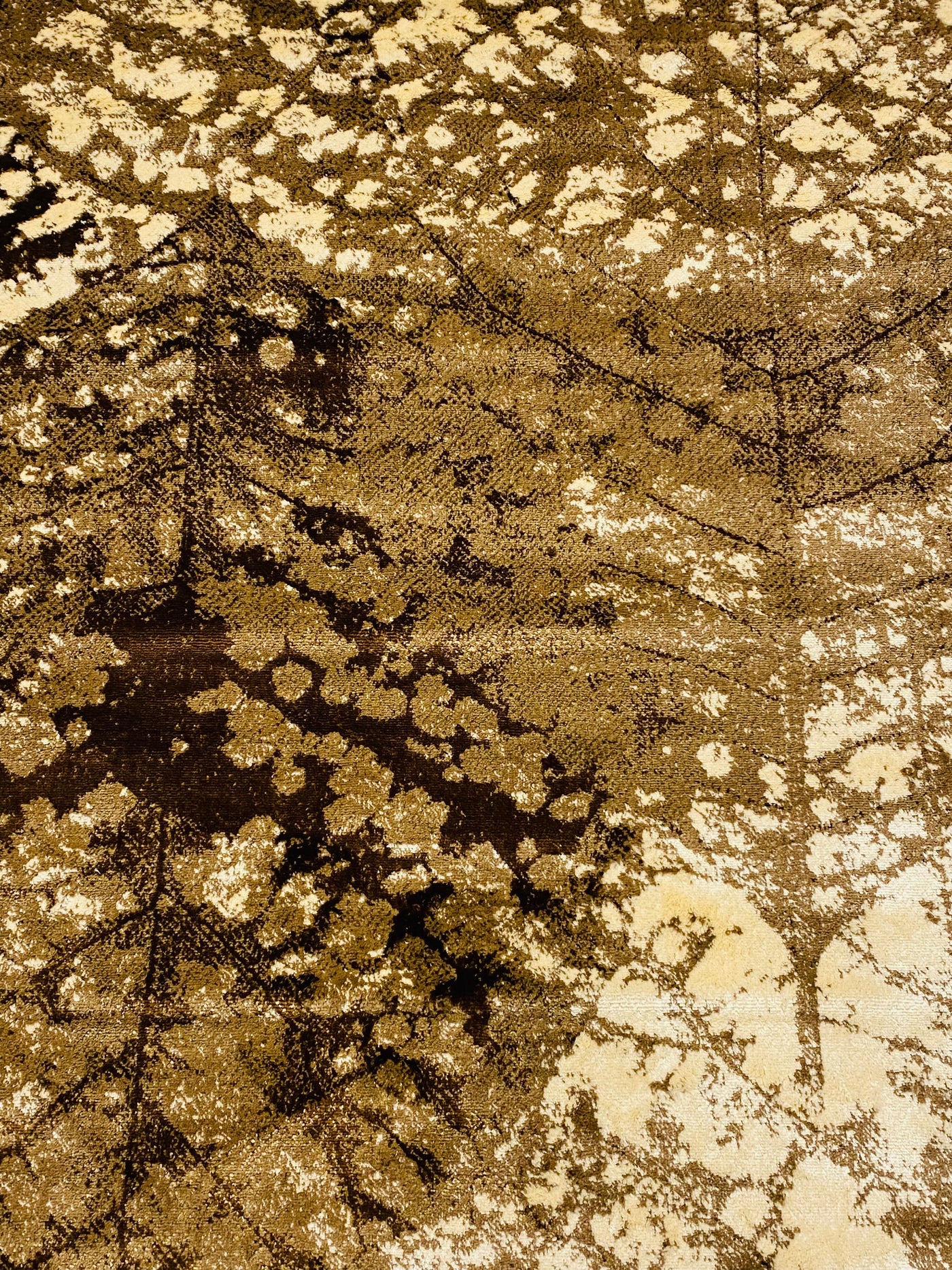 MODERN POLYPROPYLENE RUG