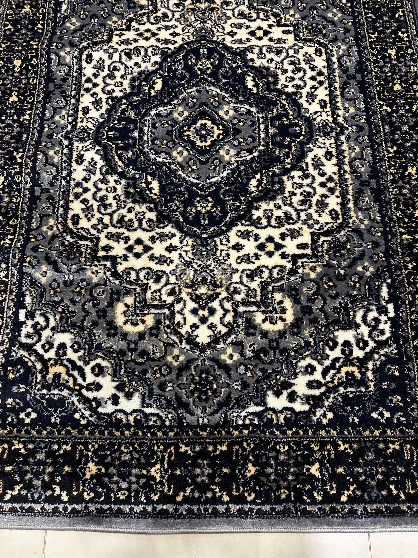 TRADITIONAL-POLYPROPYLENE YARN RUG