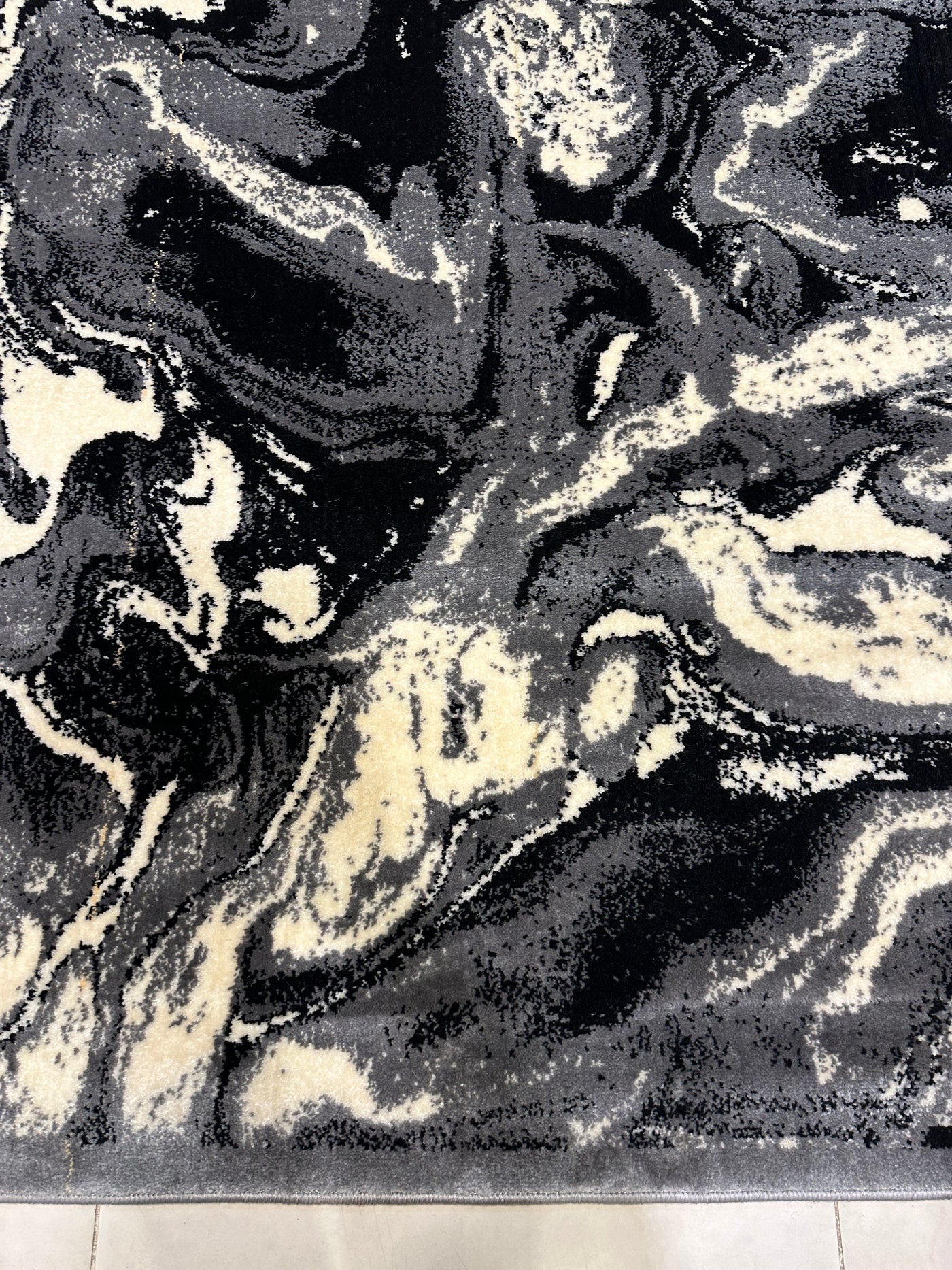 MODERN-POLYPROPYLENE YARN RUG