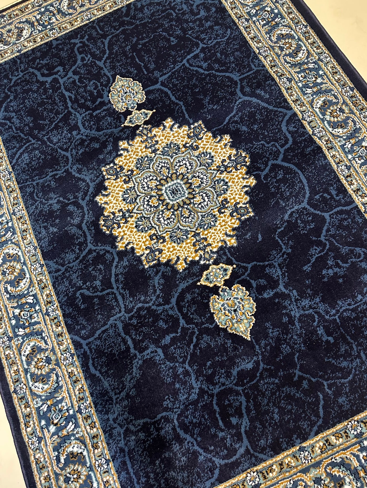 TRADITIONAL-POLYPROPYLENE YARN RUG