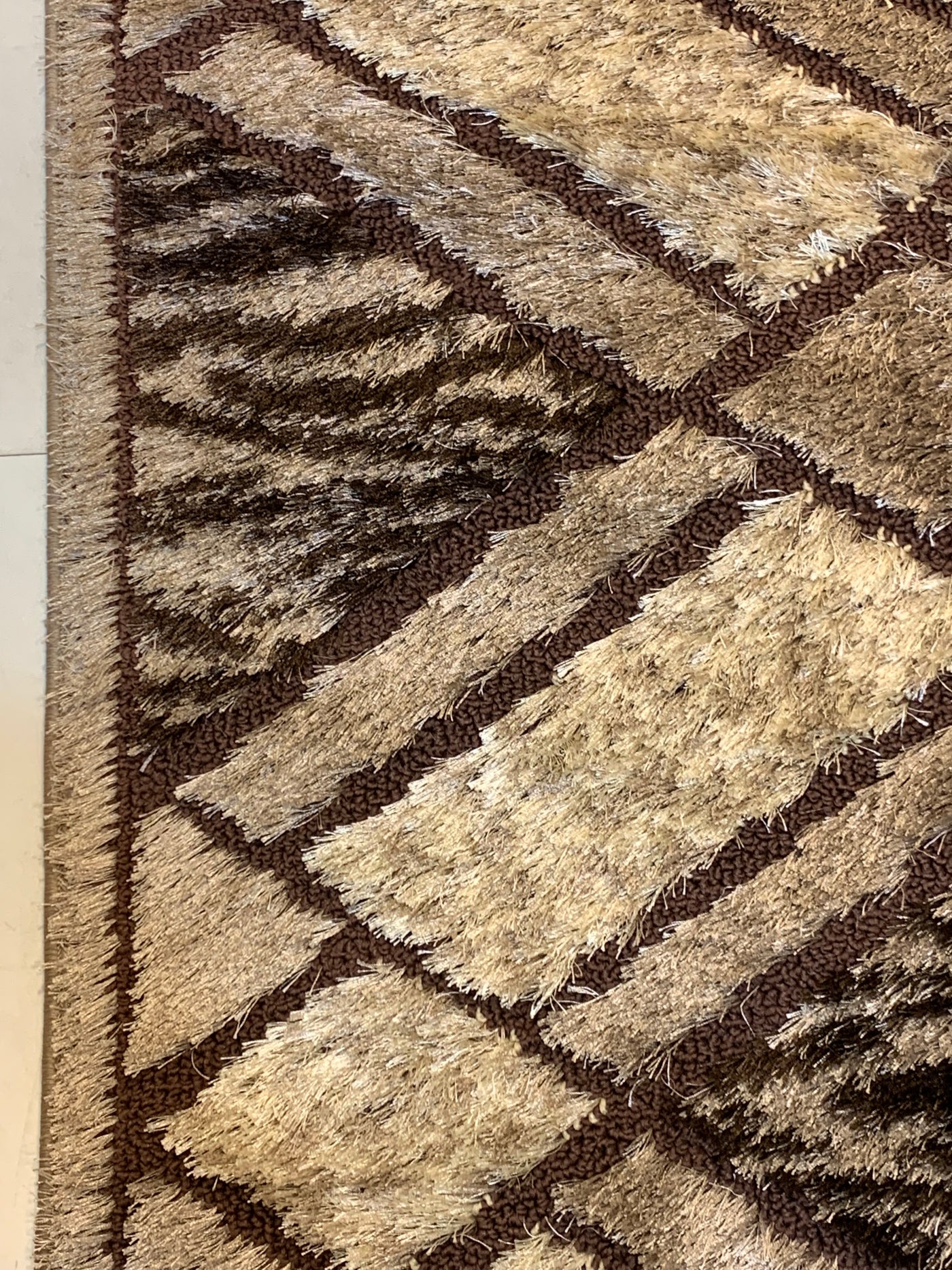 IMPORTED TURKISH-EMBOSSED SHAGGY RUG