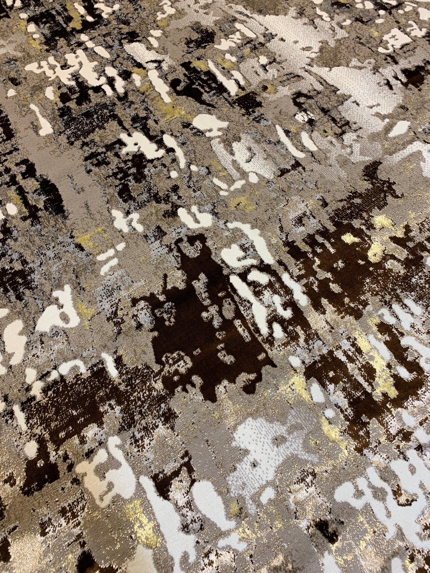 MODERN SHINING-POLYPROPYLENE YARN RUG (BROWN)