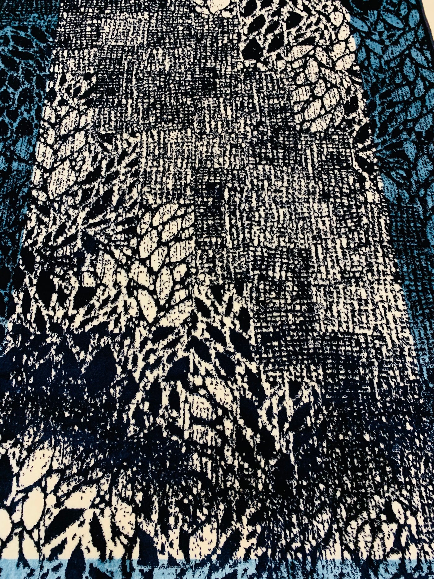 SUPER-SOFT MODERN POLYPROPYLENE YARN RUG (Article#529)