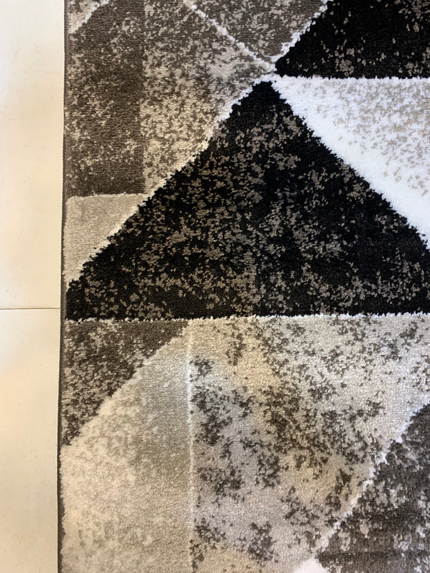 MODERN-POLYPROPYLENE RUNNER