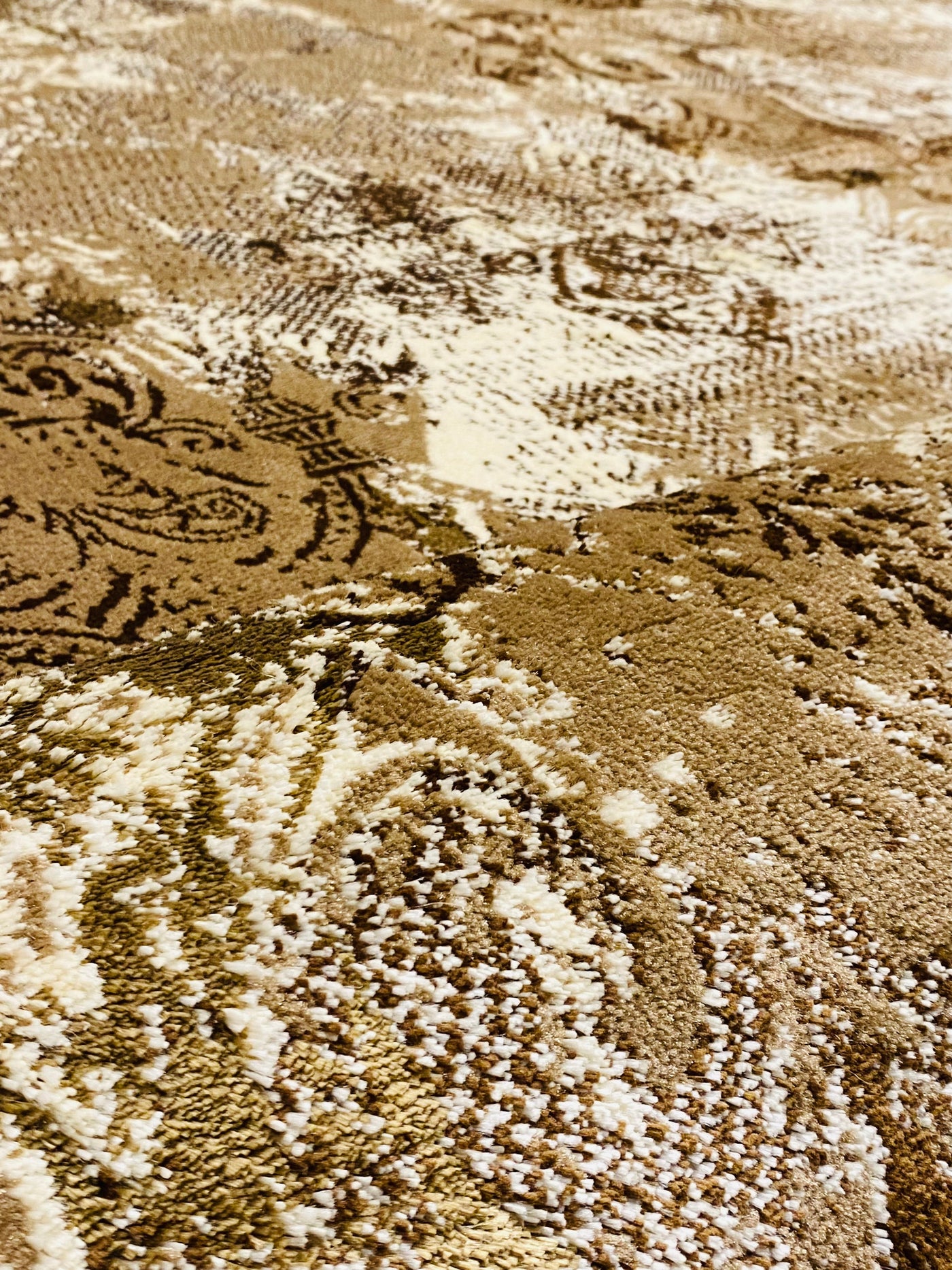 MODERN POLYPROPYLENE RUG