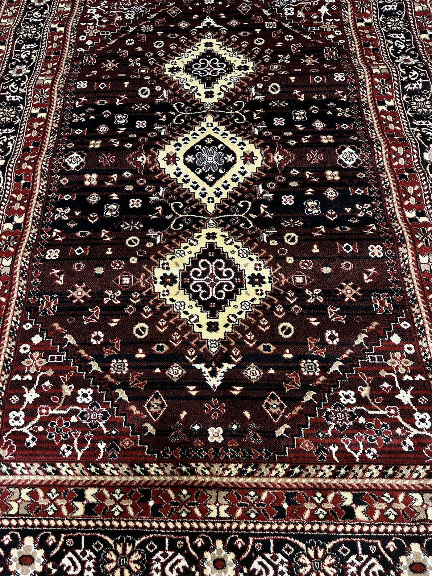 TRADITIONAL-POLYPROPYLENE YARN RUG