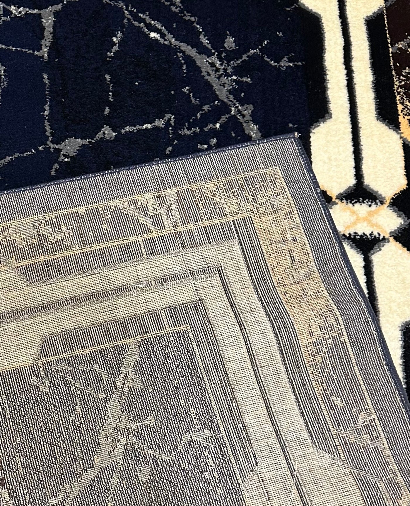 MODERN -POLYPROPYLENE YARN RUG