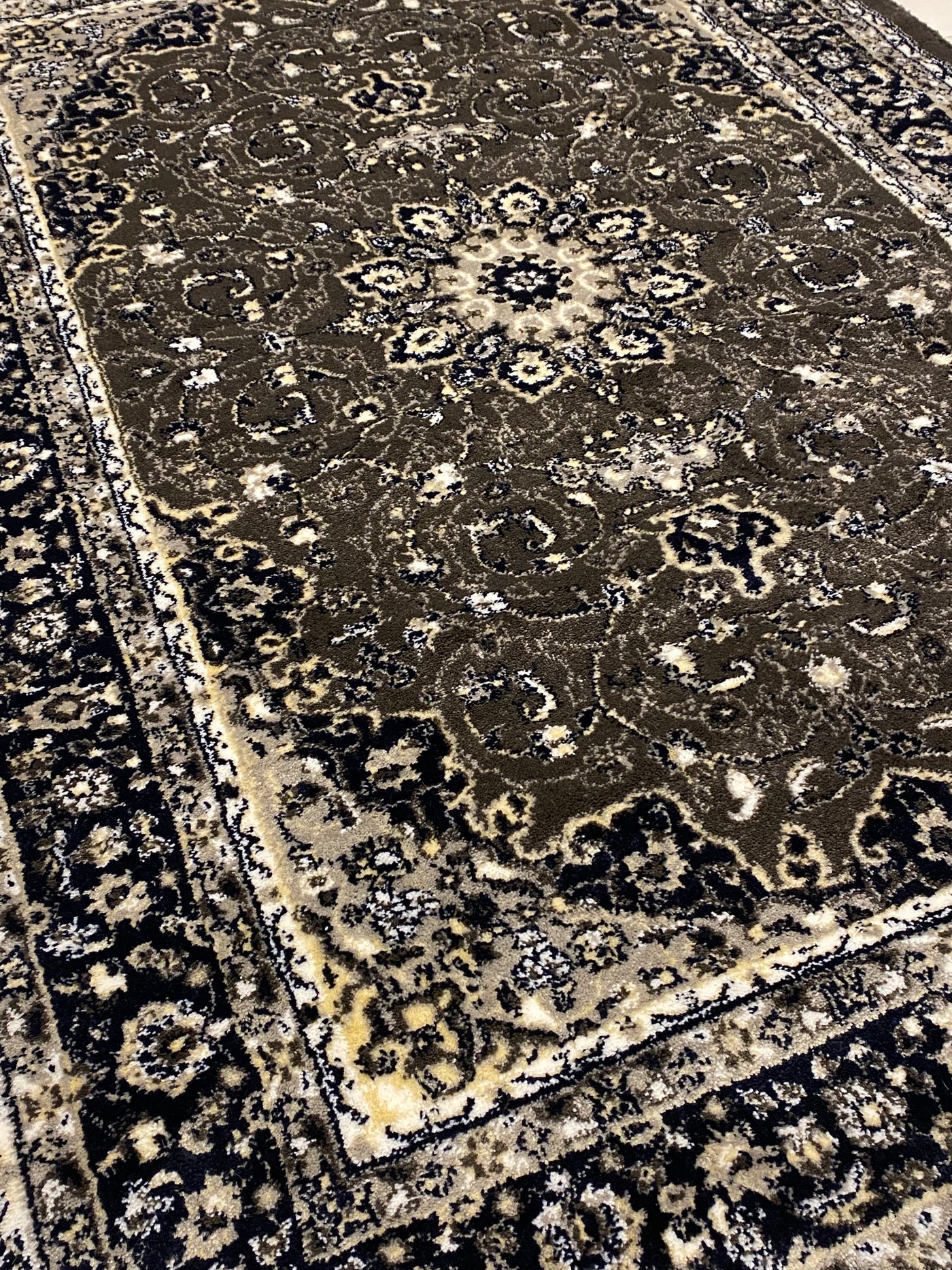 PERSIAN POLYPROPYLENE RUG