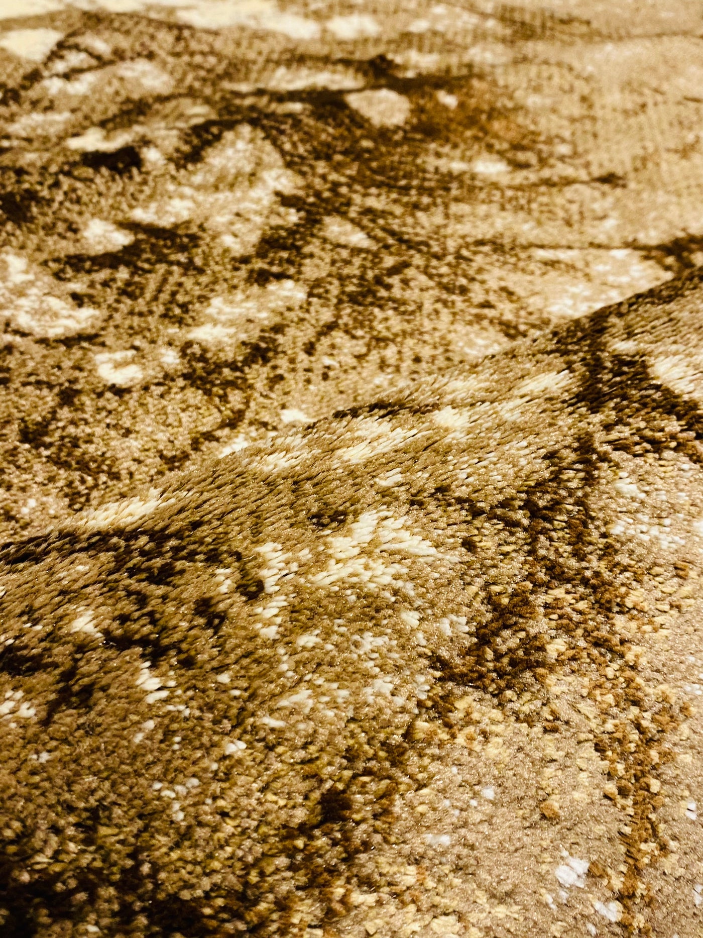 MODERN POLYPROPYLENE RUG
