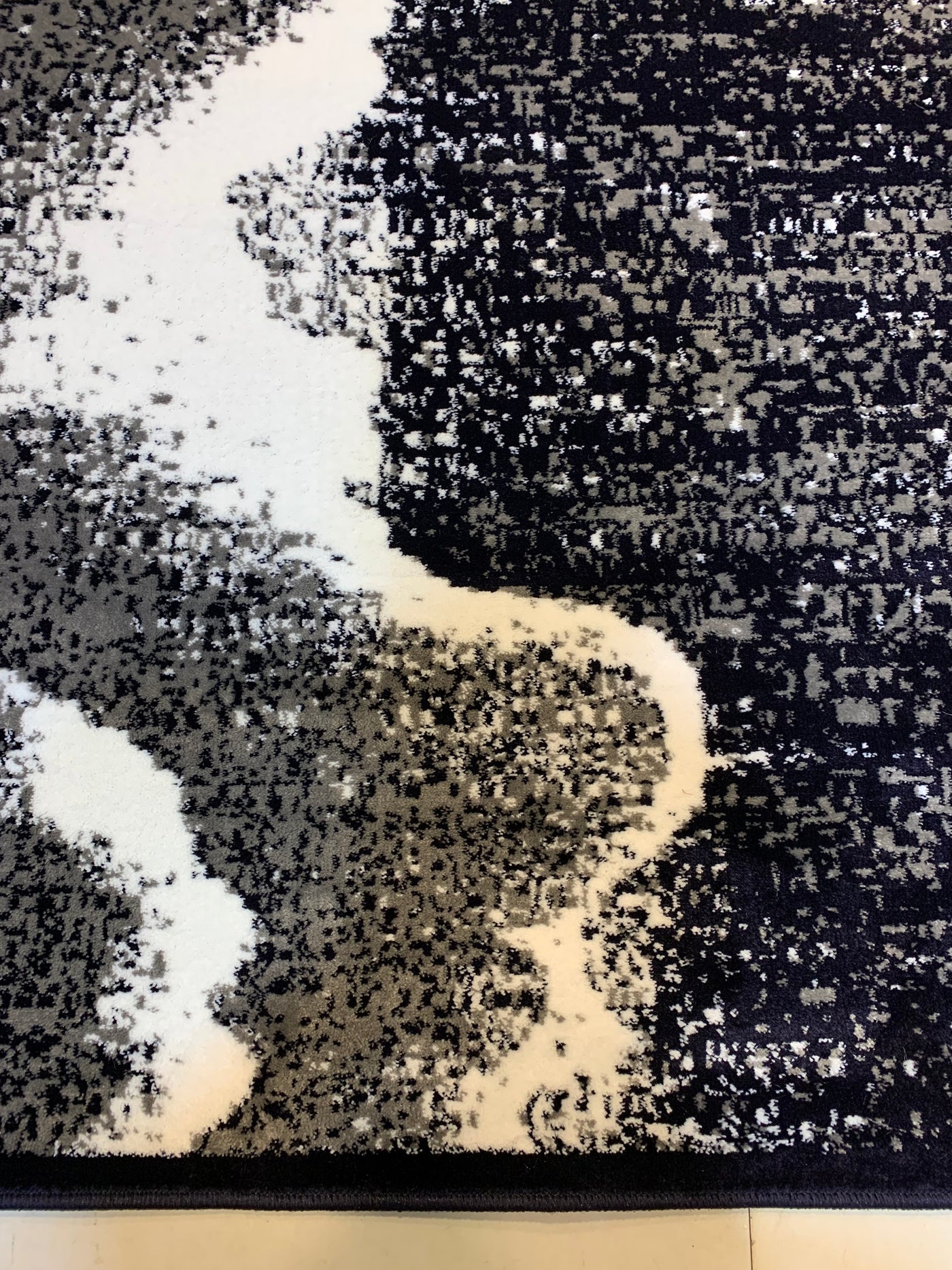 MODERN POLYPROPYLENE YARN RUG (Article-17)