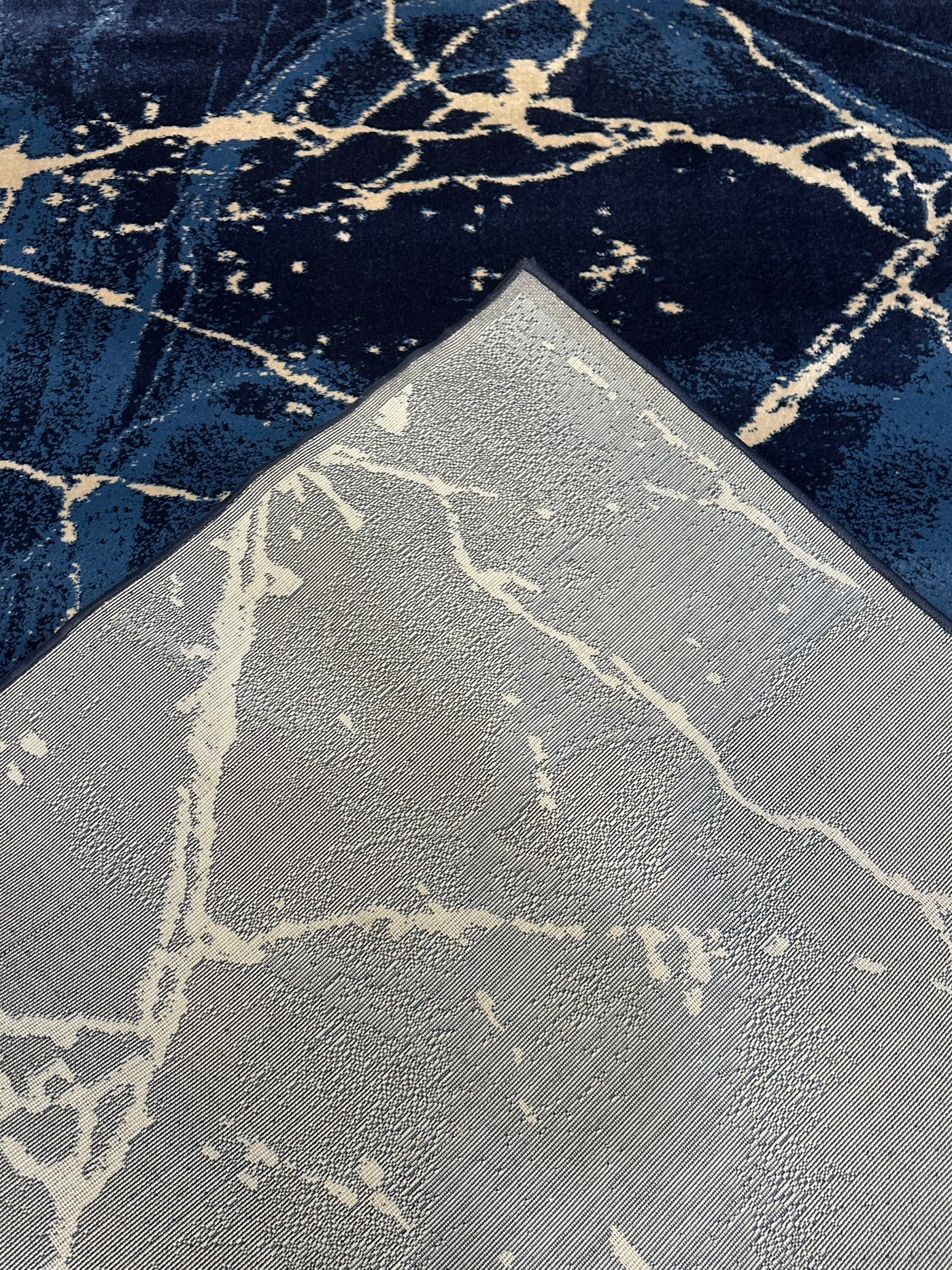 MODERN -POLYPROPYLENE YARN RUG