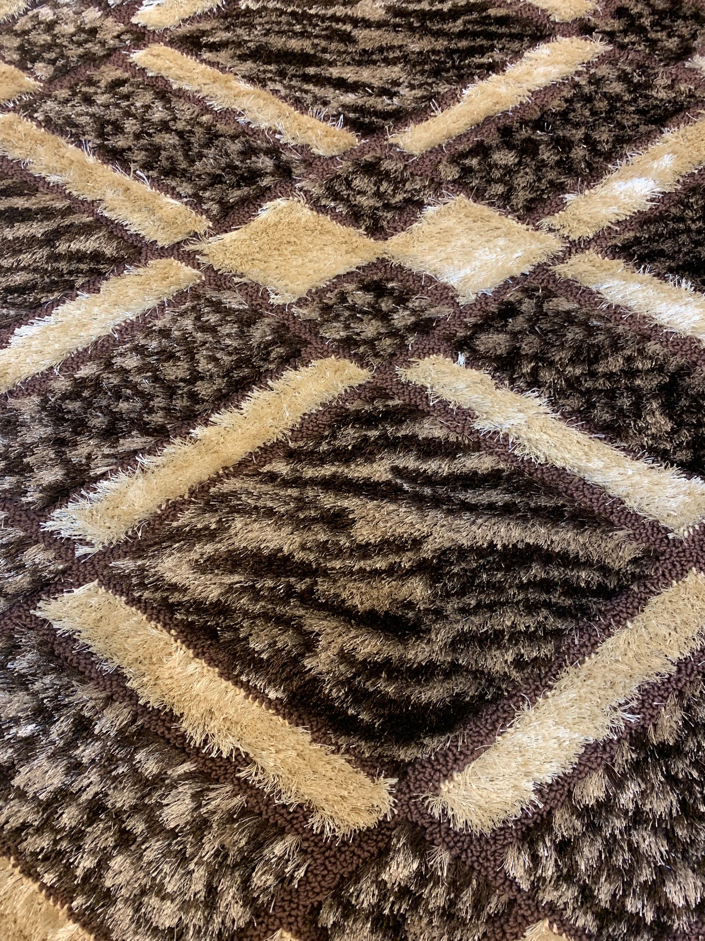 IMPORTED TURKISH-EMBOSSED SHAGGY RUG