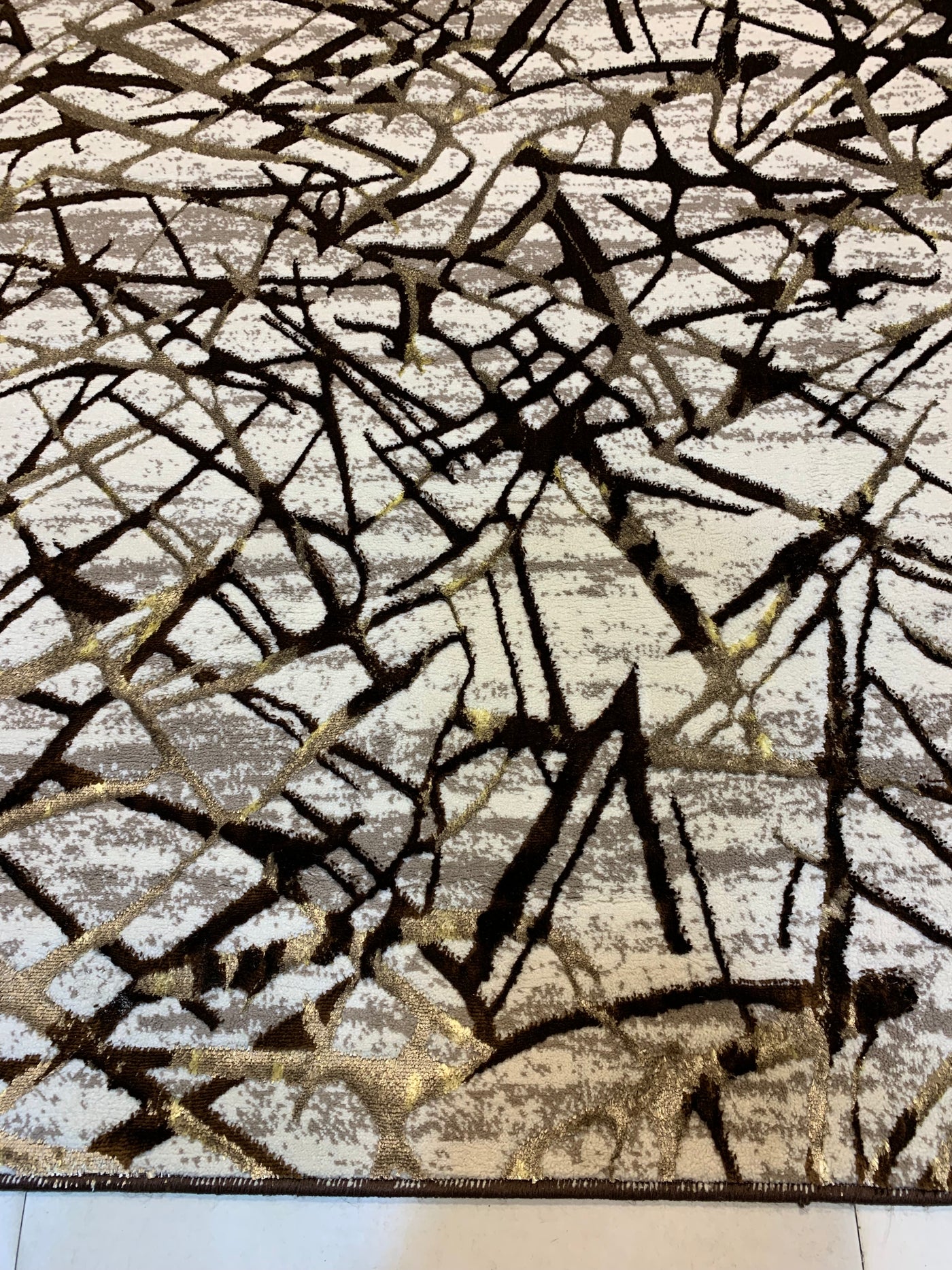 MODERN SHINING-POLYPROPYLENE YARN RUG (BROWN)