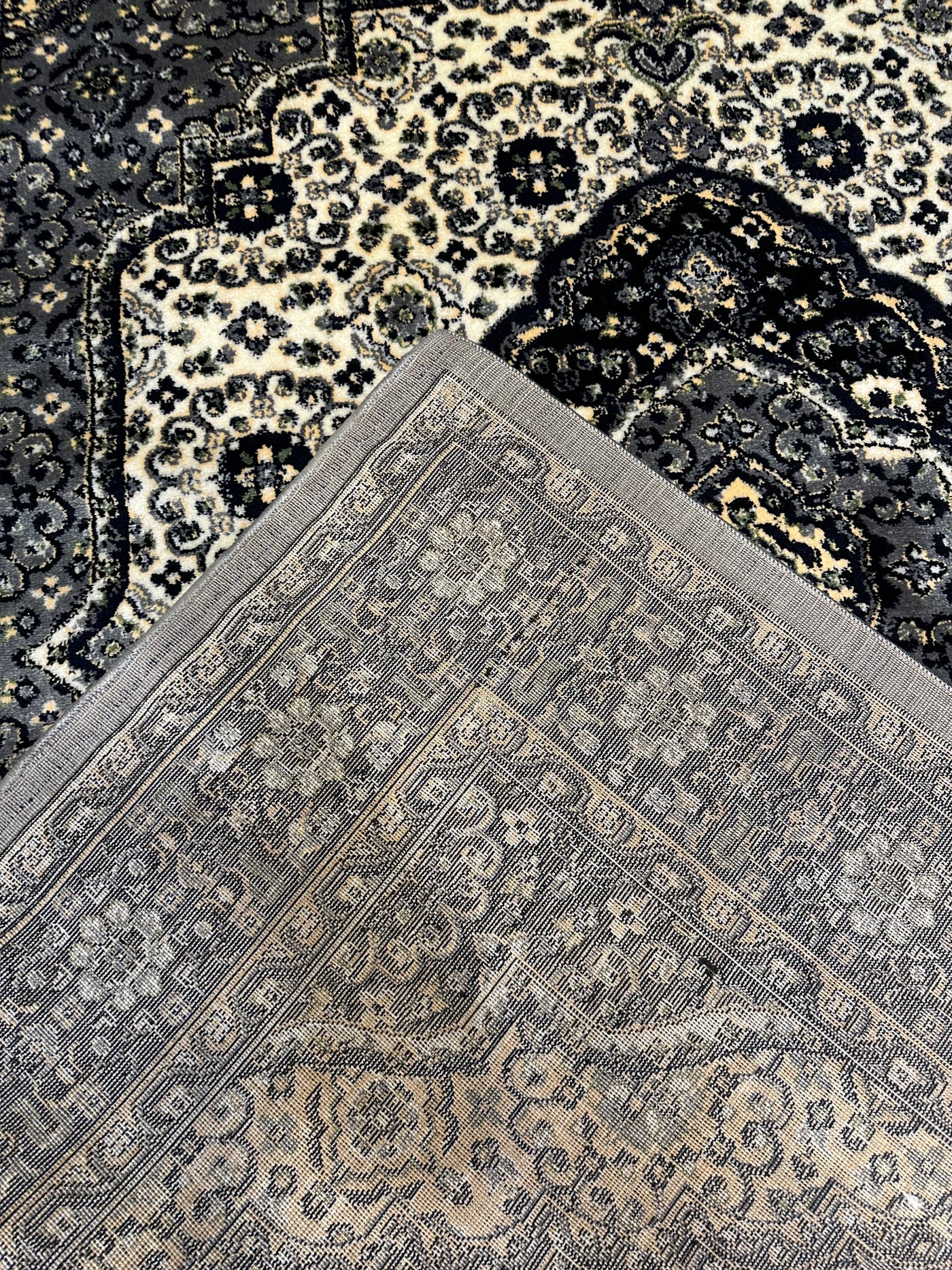 TRADITIONAL-POLYPROPYLENE YARN RUG