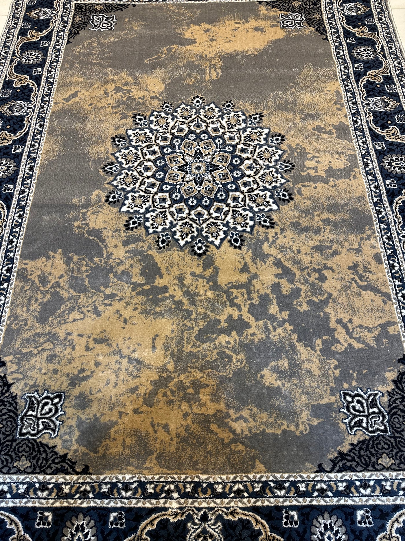 TRADITIONAL POLYPROPYLENE YARN RUG