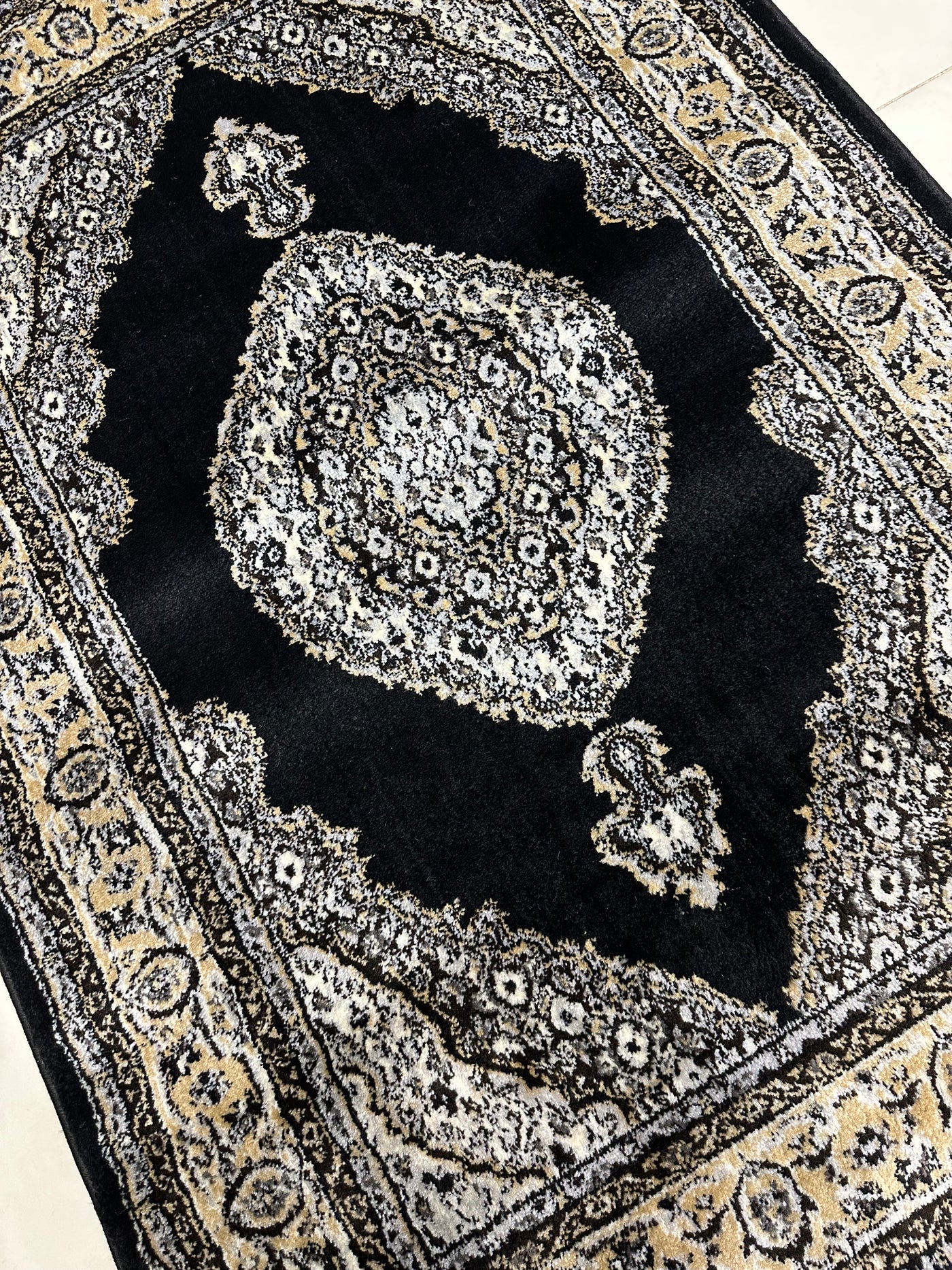 TRADITIONAL-POLYPROPYLENE YARN RUG