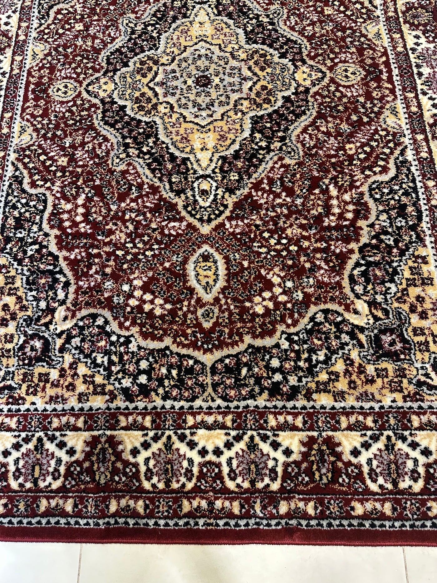 TRADITIONAL-POLYPROPYLENE YARN RUG