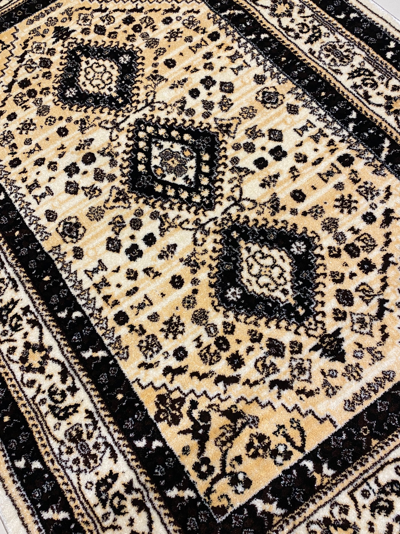 PERSIAN POLYPROPYLENE YARN RUG
