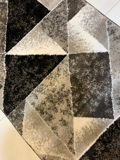 MODERN-POLYPROPYLENE RUNNER