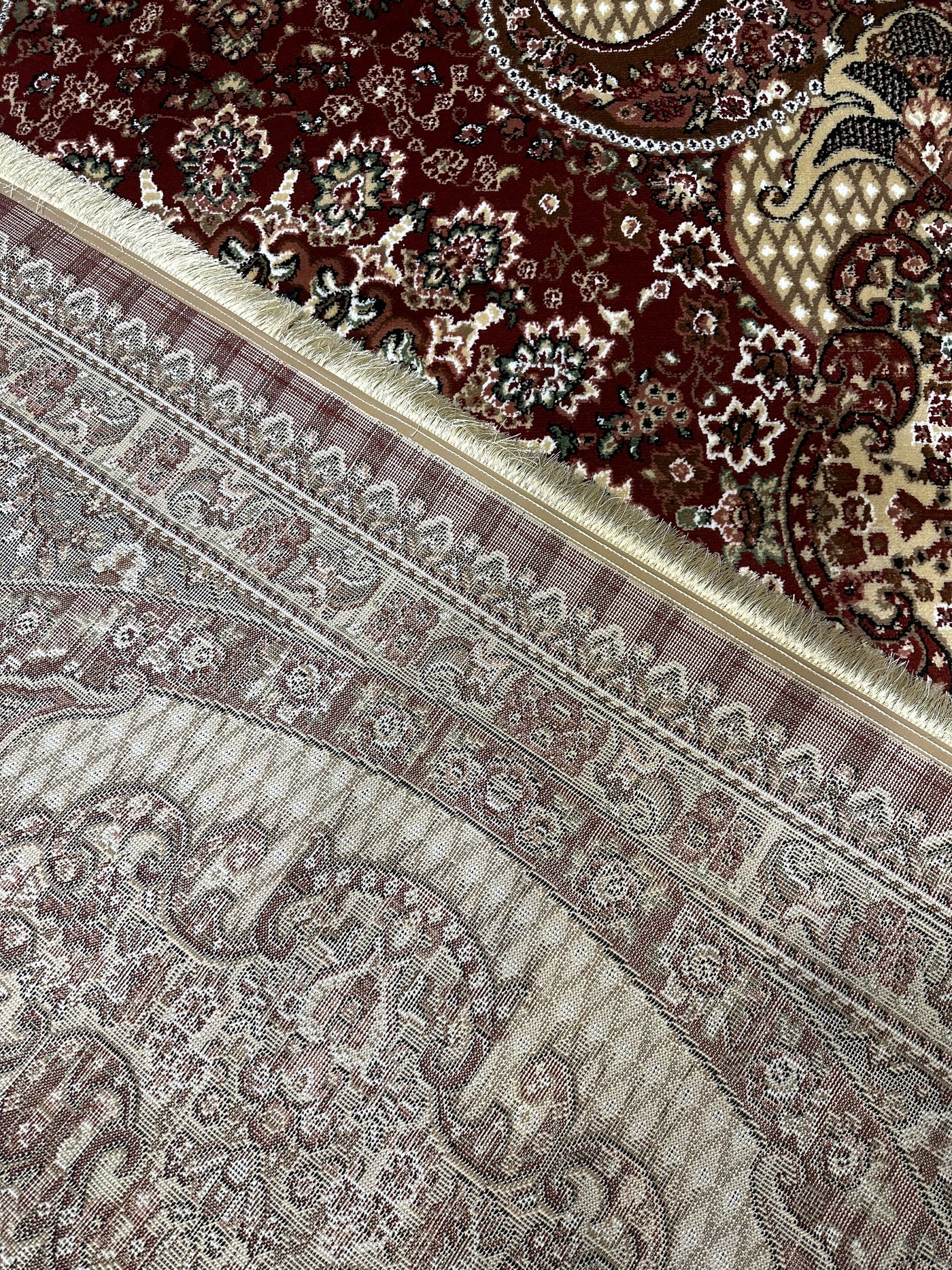 TRADITIONAL POLYPROPYLENE YARN RUG